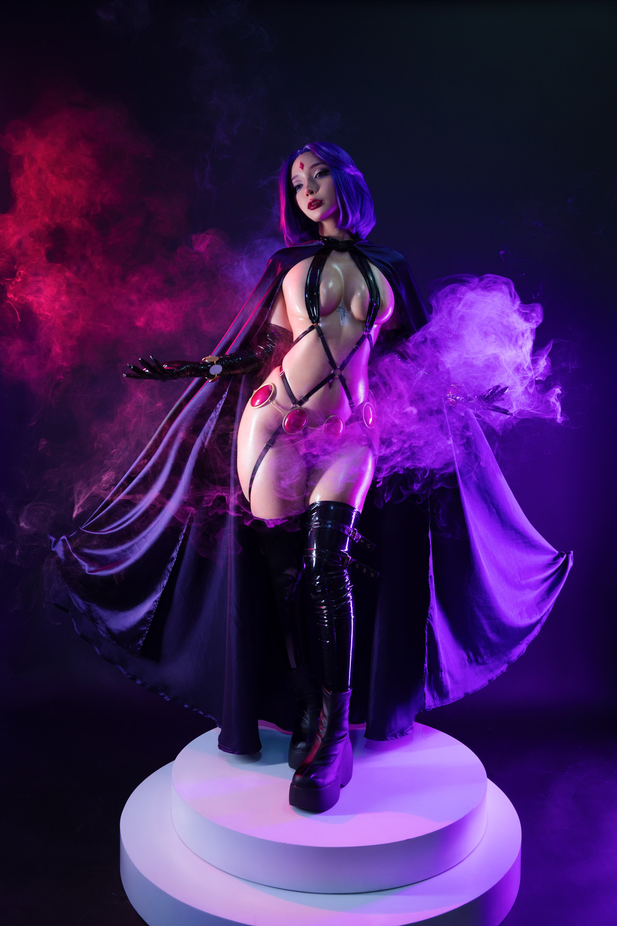 Cosplay-UmekoJ-Raven-Latex-Lingerie-Set01-02-11
