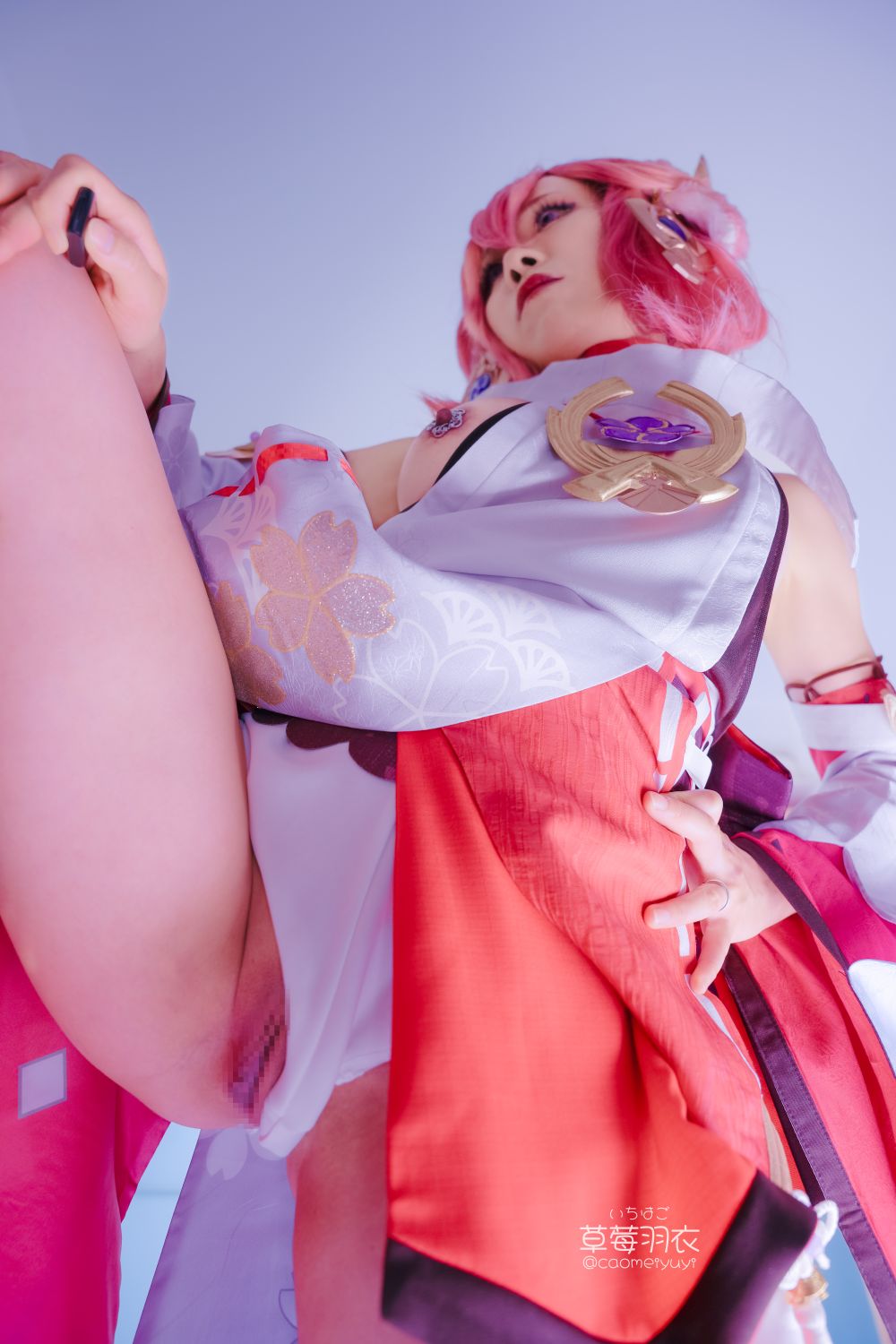 草莓羽衣-caomeiyuyi-cosplay-Yae-Miko---Genshin-Impact-03-15