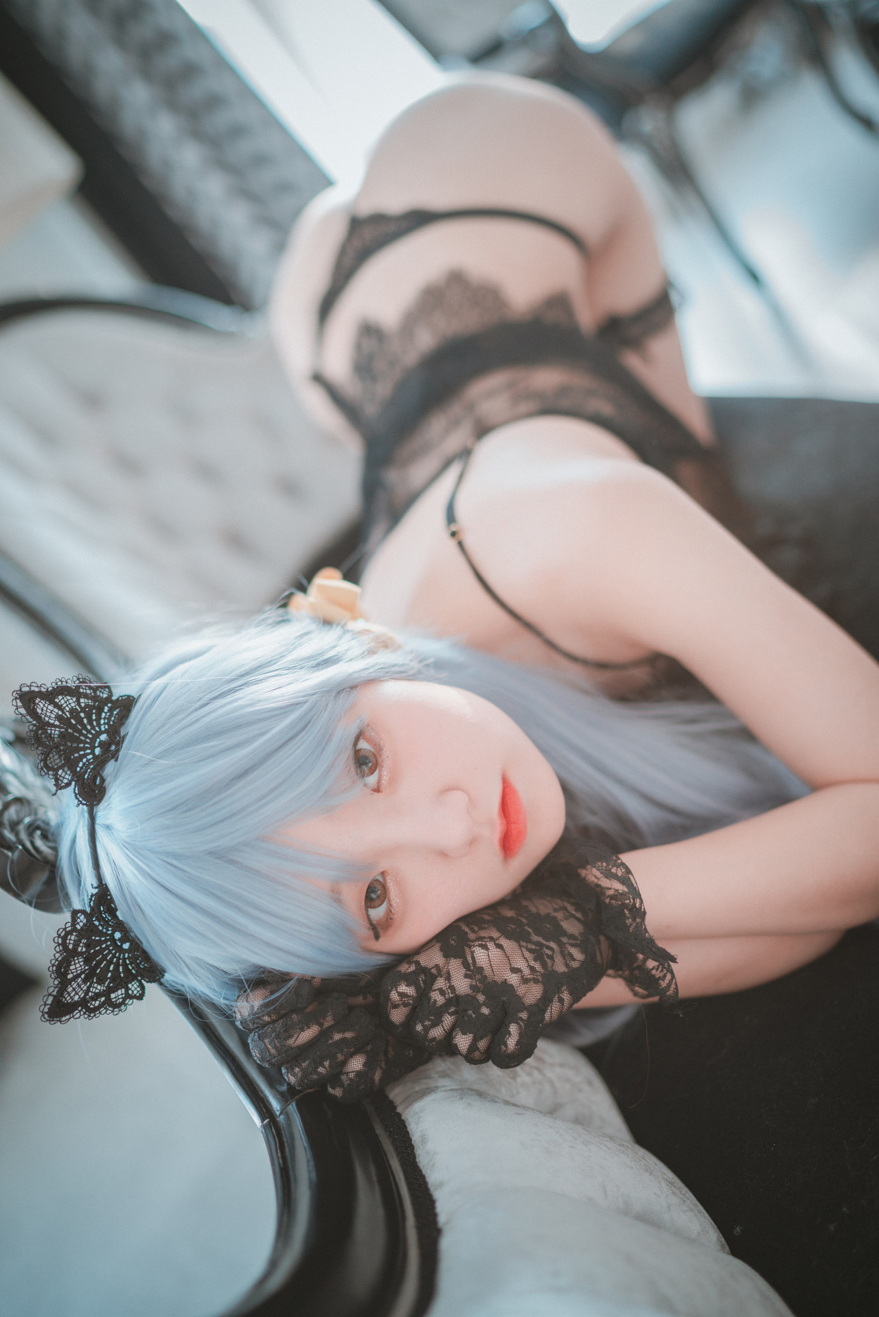 Jeong-Jenny-정제니-DJAWA-Schwarz-und-Wei-Katzenmädchen-Set02-05-07