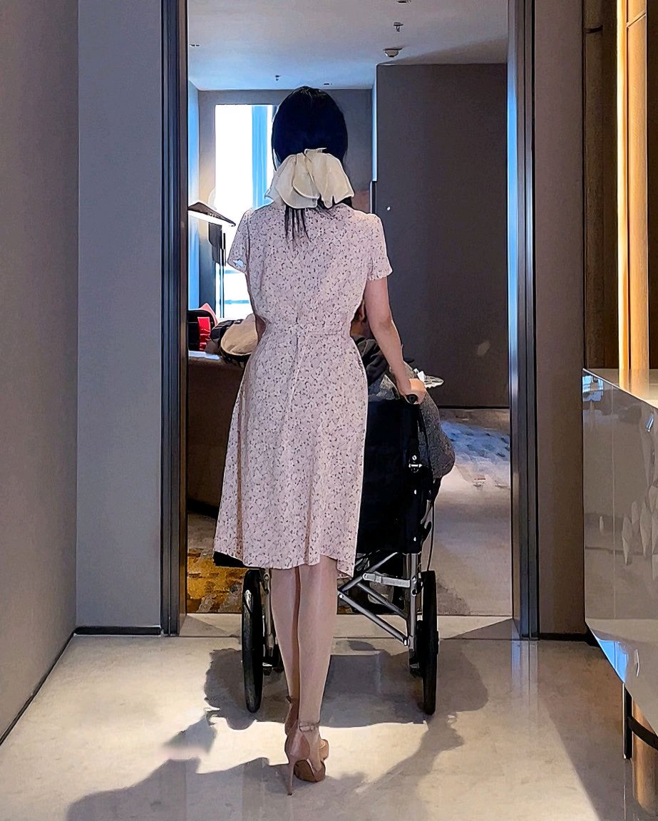 抖娘-利世---小保姆与老头-140P1V-181MB-04-27