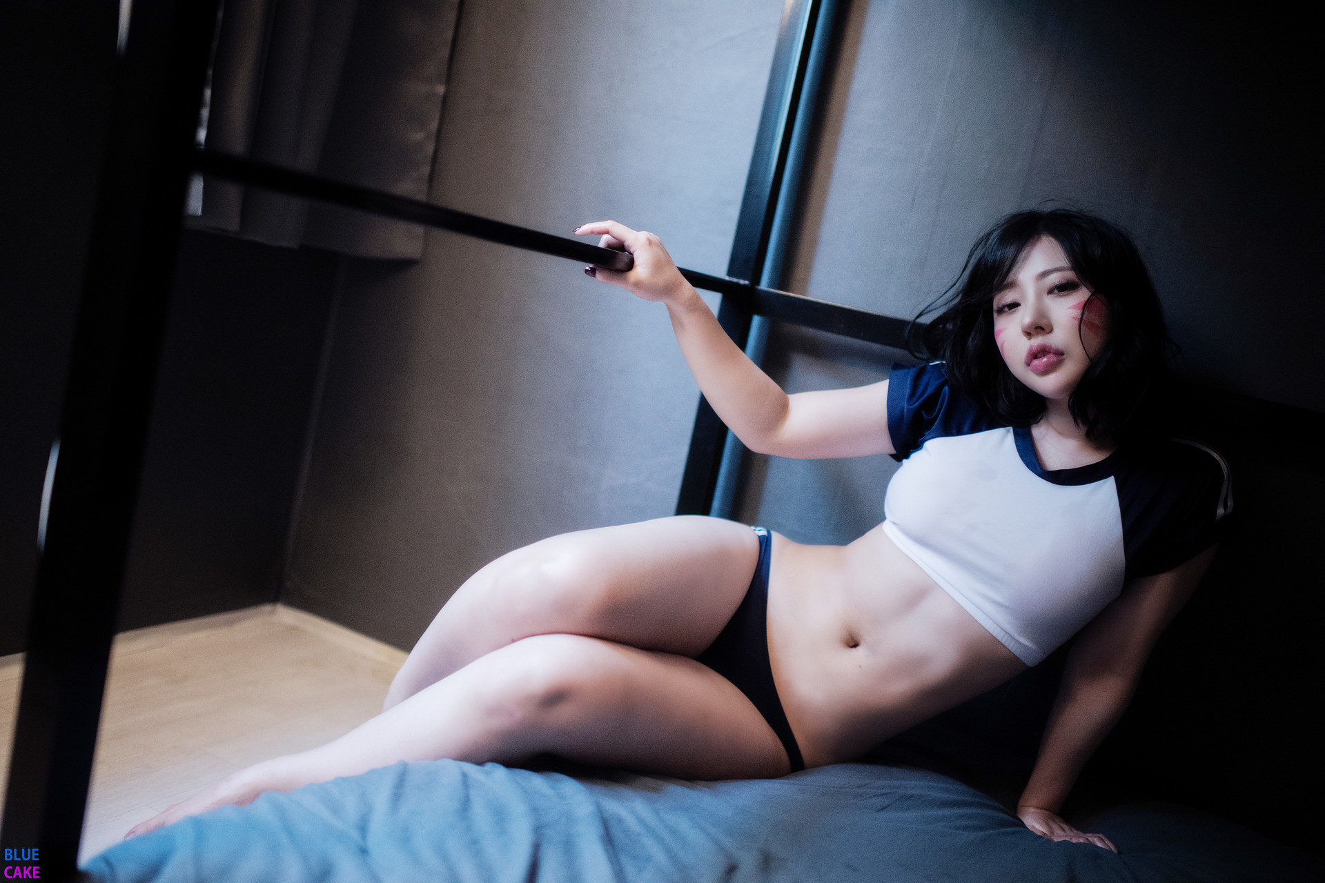 Luci-루시-BLUECAKE-Hello-I-am-DVa-Kim-04-02