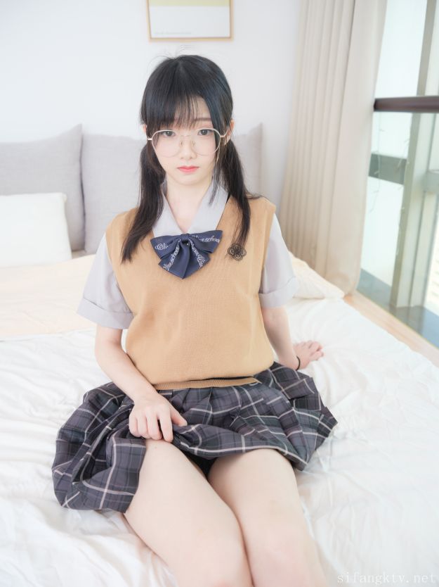 VIP奶糖-制服-R18-99P1V-154G-01-14