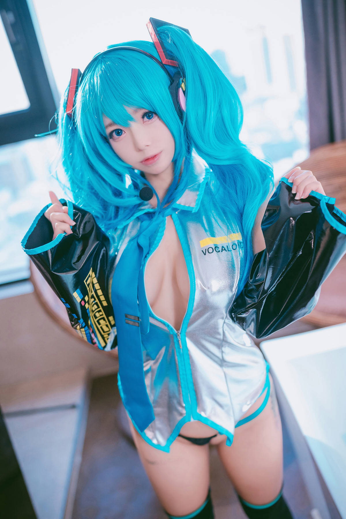 Cosplay-Maruemon-마루에몽-Plug-Me-In-Miku-Set02-12-13