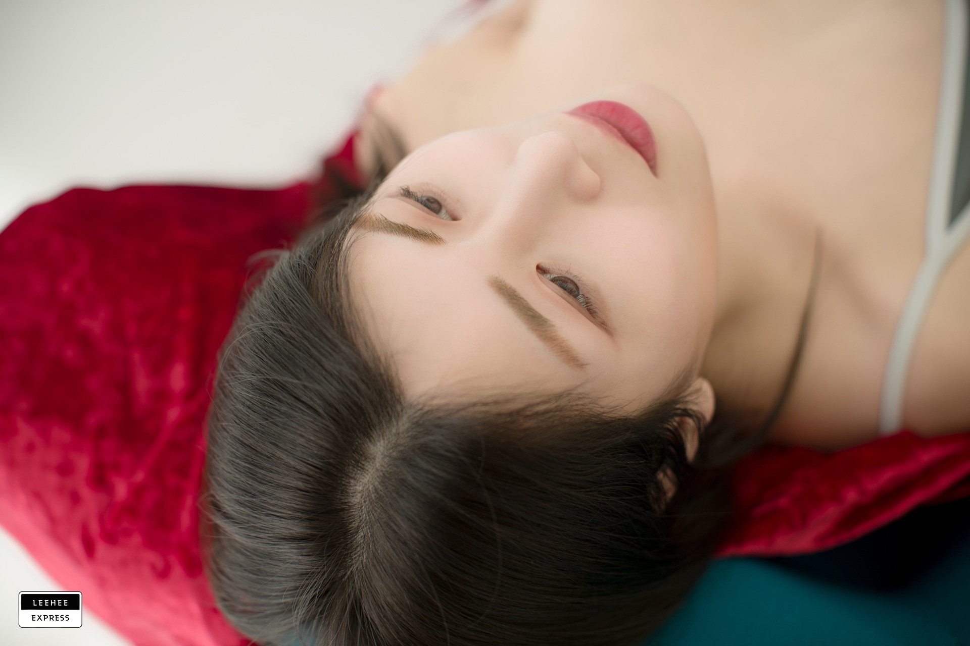 Min-E-민이-LEEHEE-EXPRESS-LERB-011-웹화보-09-07