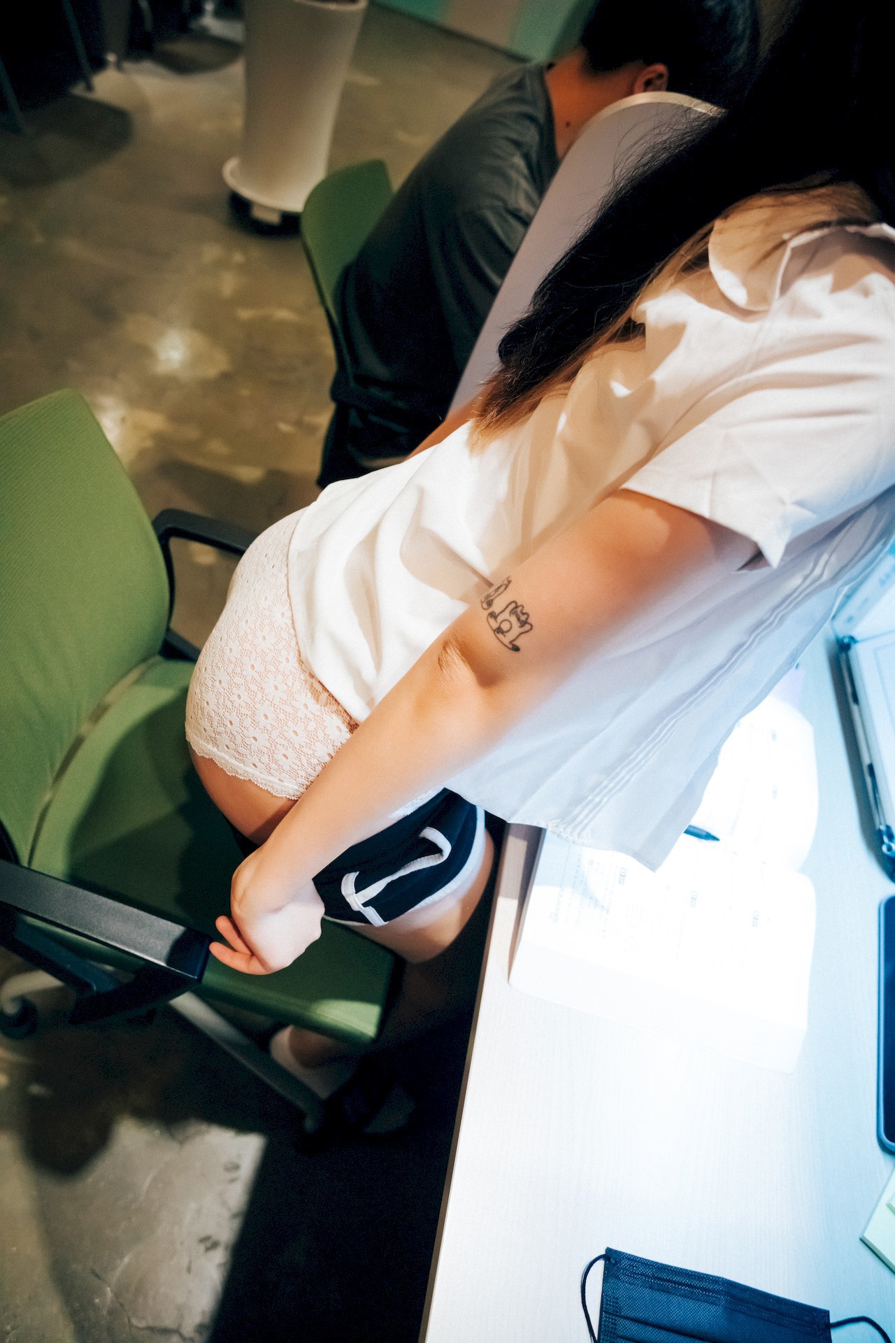 Sonson-손손-Loozy-Reading-Room-Set01-04-15