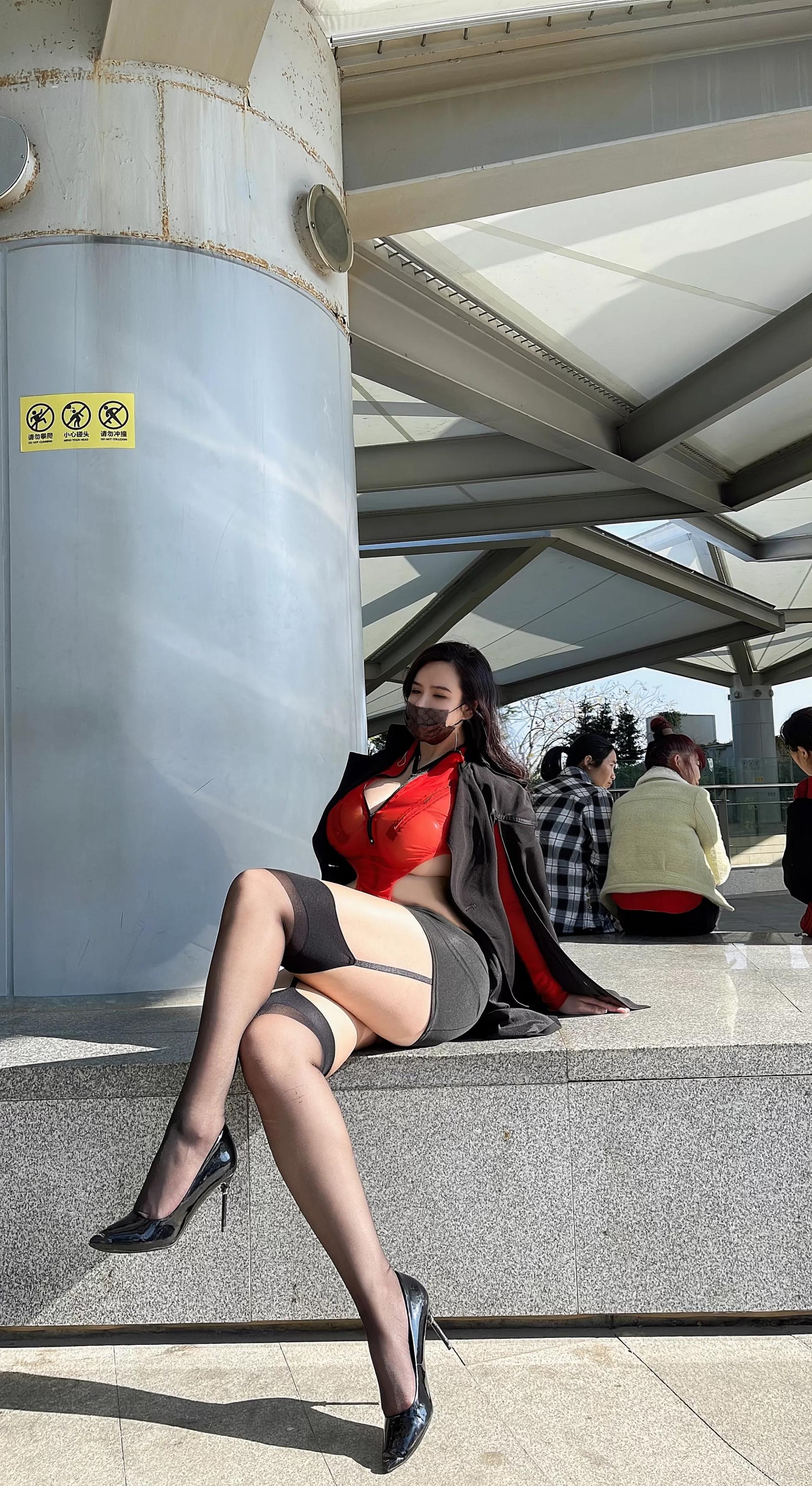 水蜜桃米米---吊带黑丝-30P-12276-MB-08-11