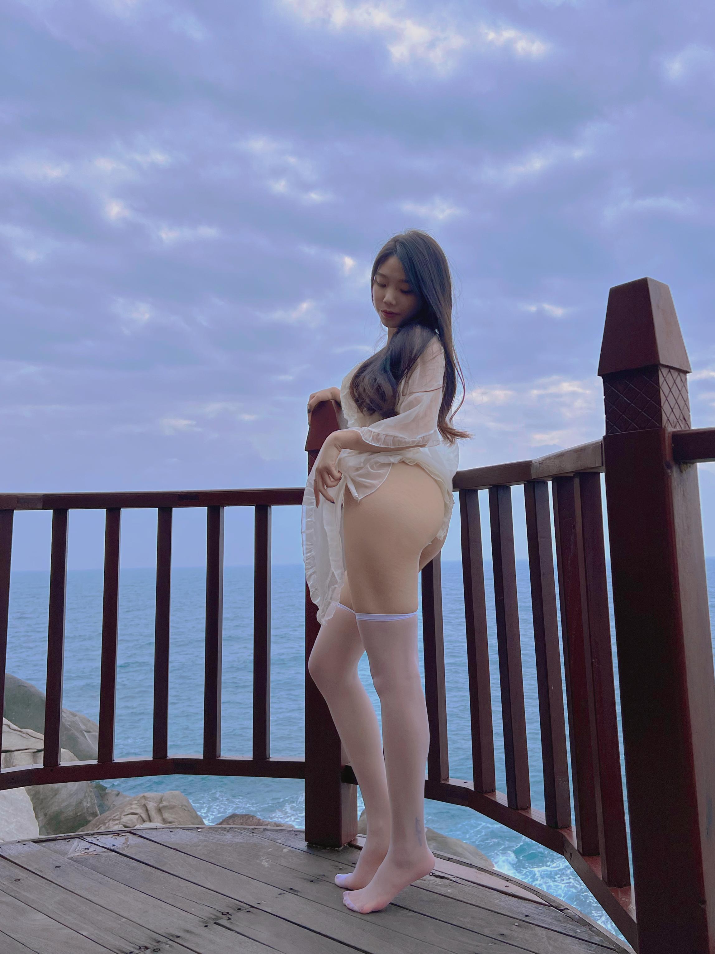 036纪念小小v5--微密圈系列-天空不作美17P83MB-08-29