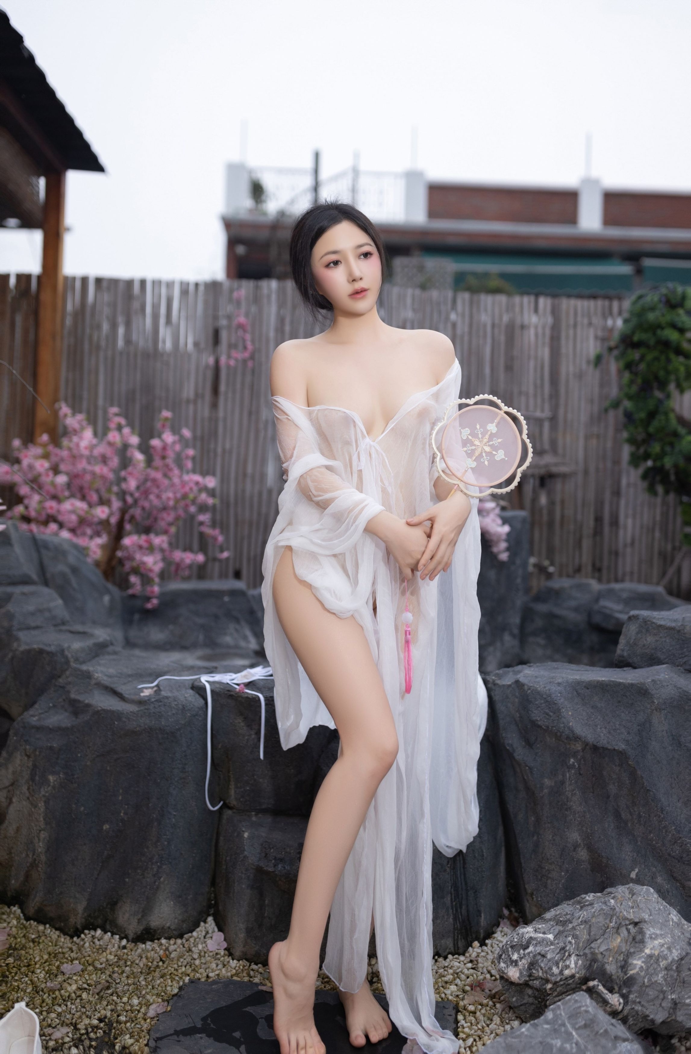 鱼子酱Fish---花想容-120P-08-18