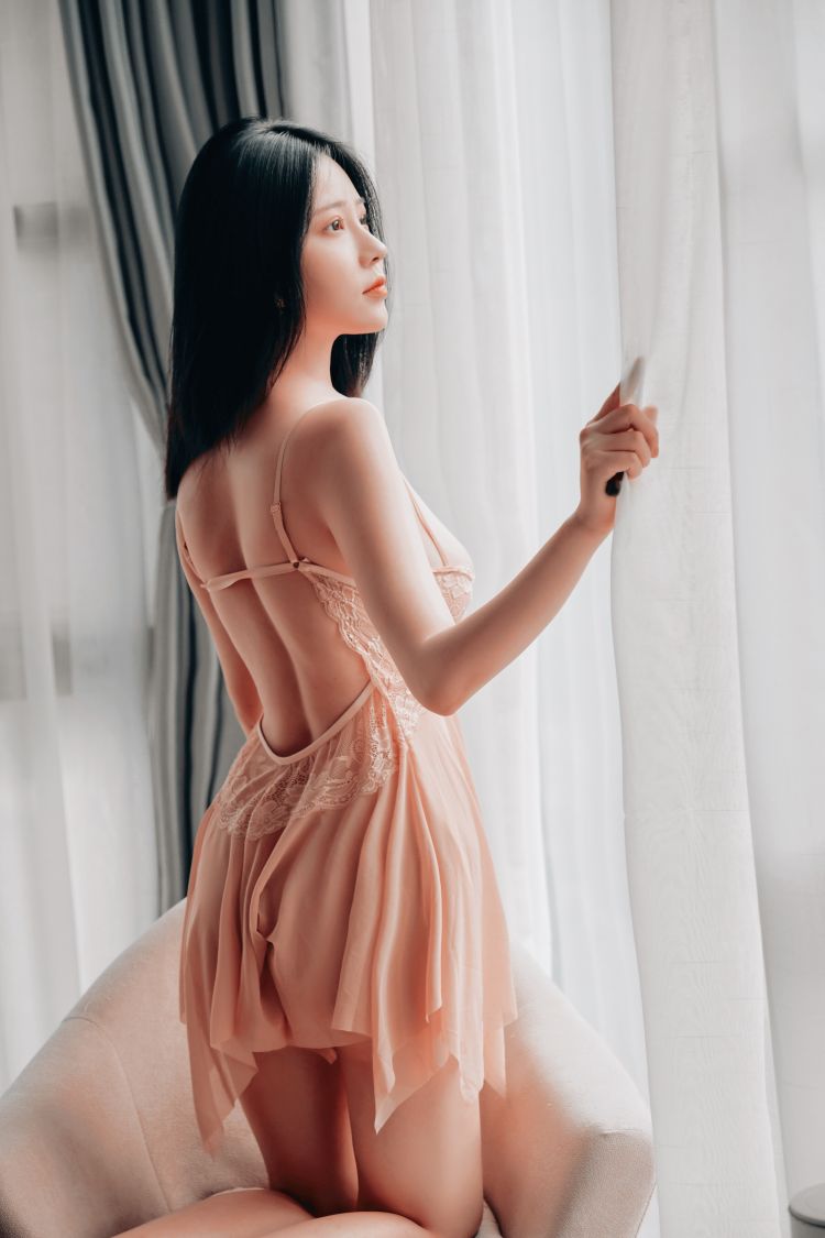 年年---暧昧40P-1181M-01-23