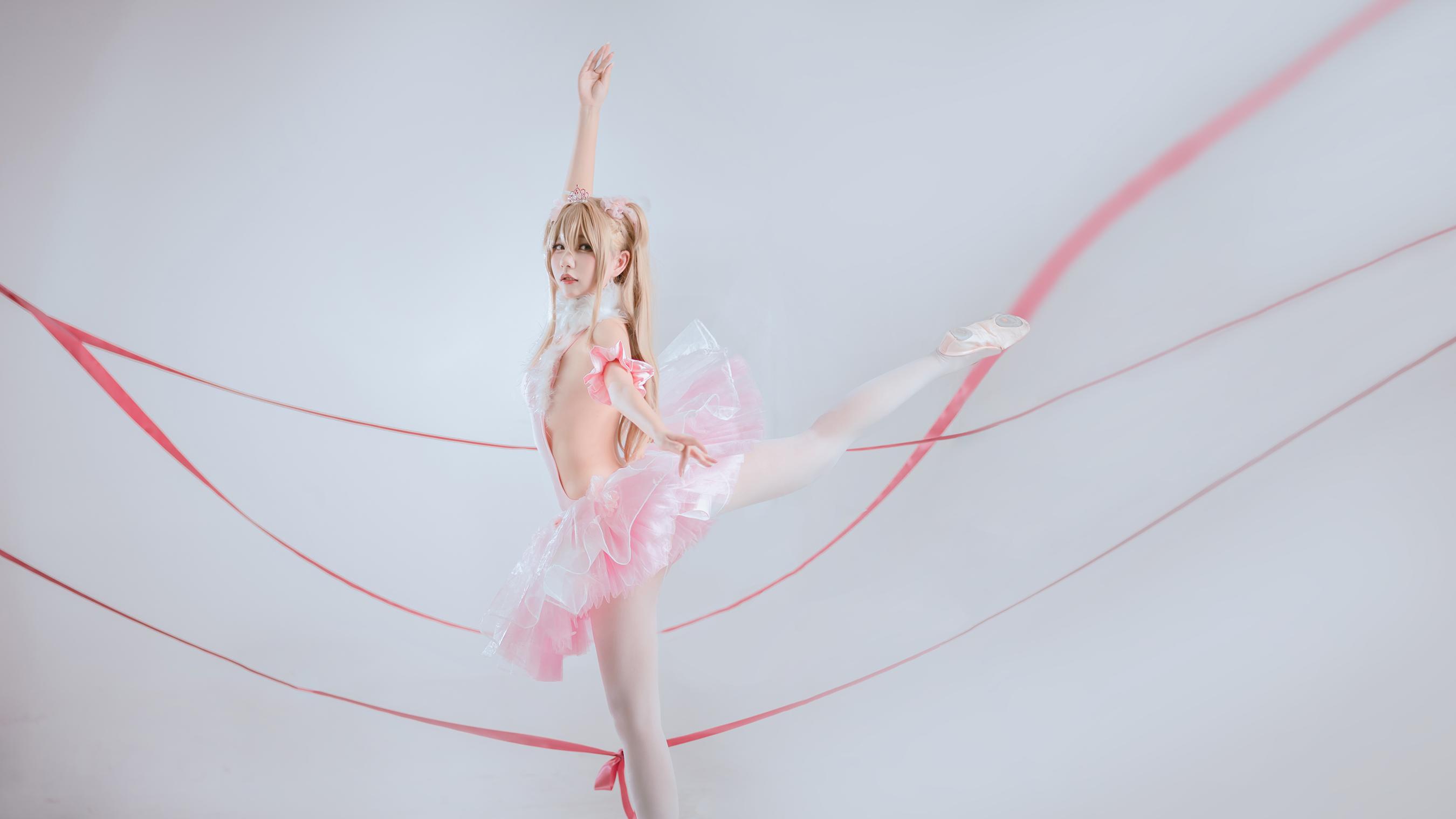 001-是一只熊仔吗-anmi-后辈酱-20P-413-MB-08-22