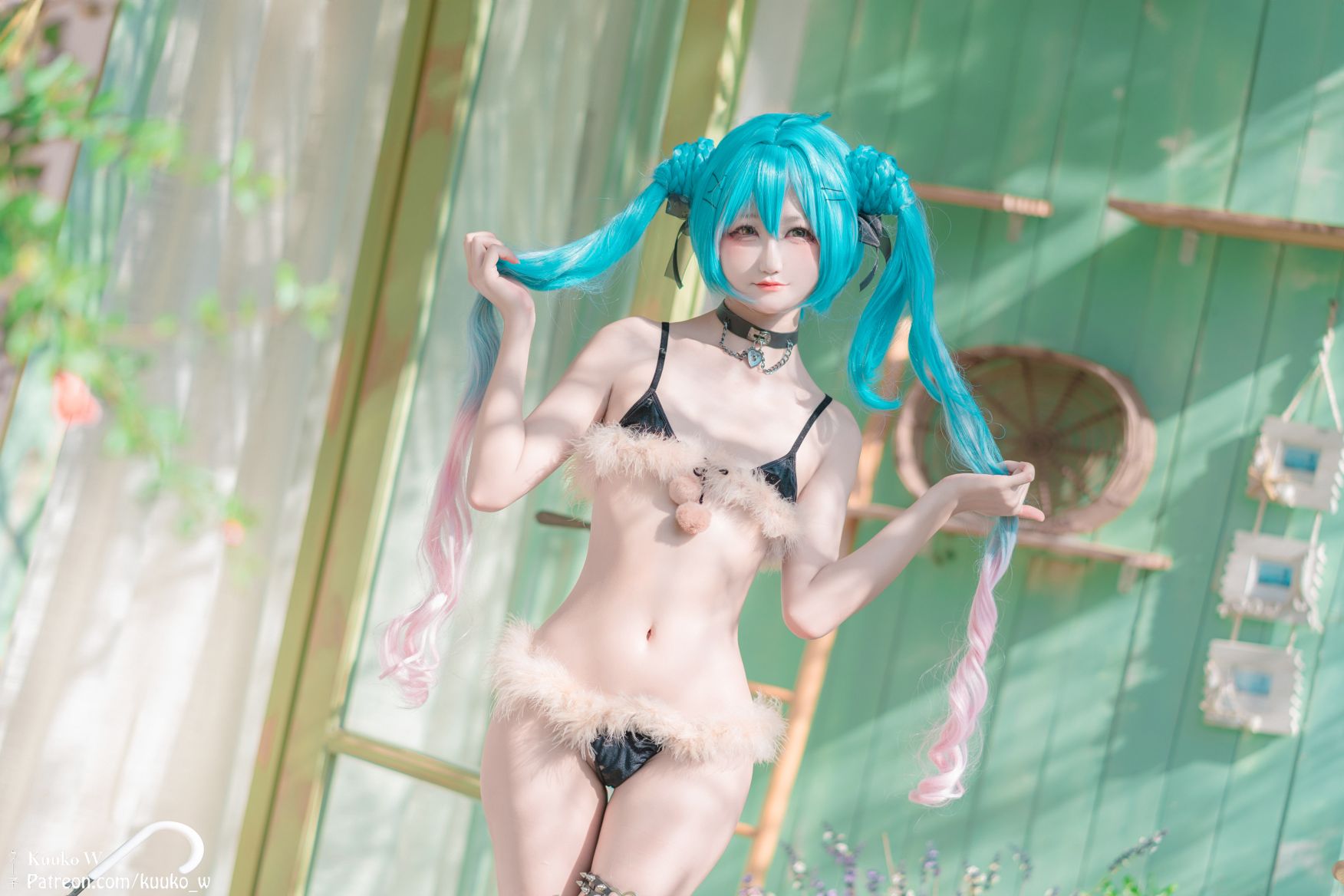 KuukoW-Miku-Hatsune-39P-03-17