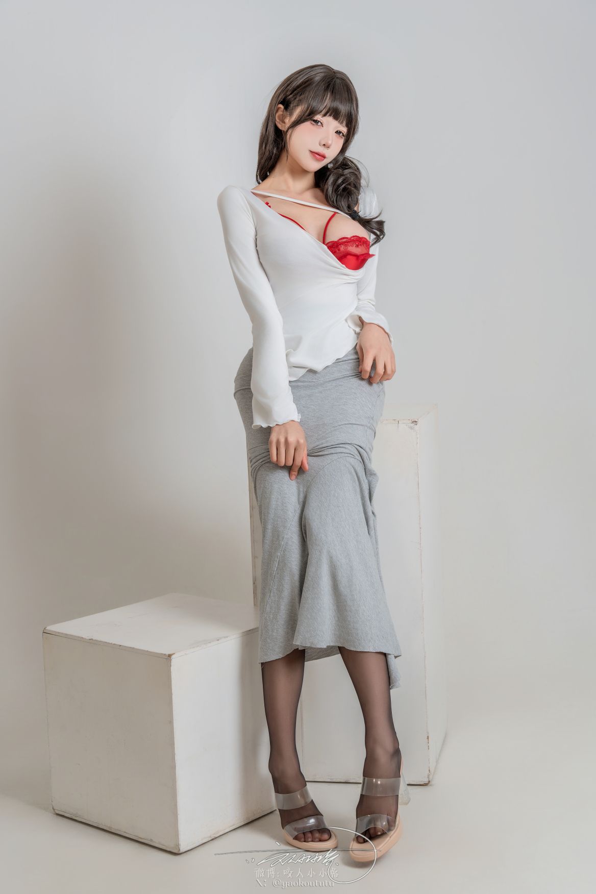 咬人小小兔-黏黏团子兔---6月作品夹心饼干79P1V-Queen-card-80P1V-934MB-07-11