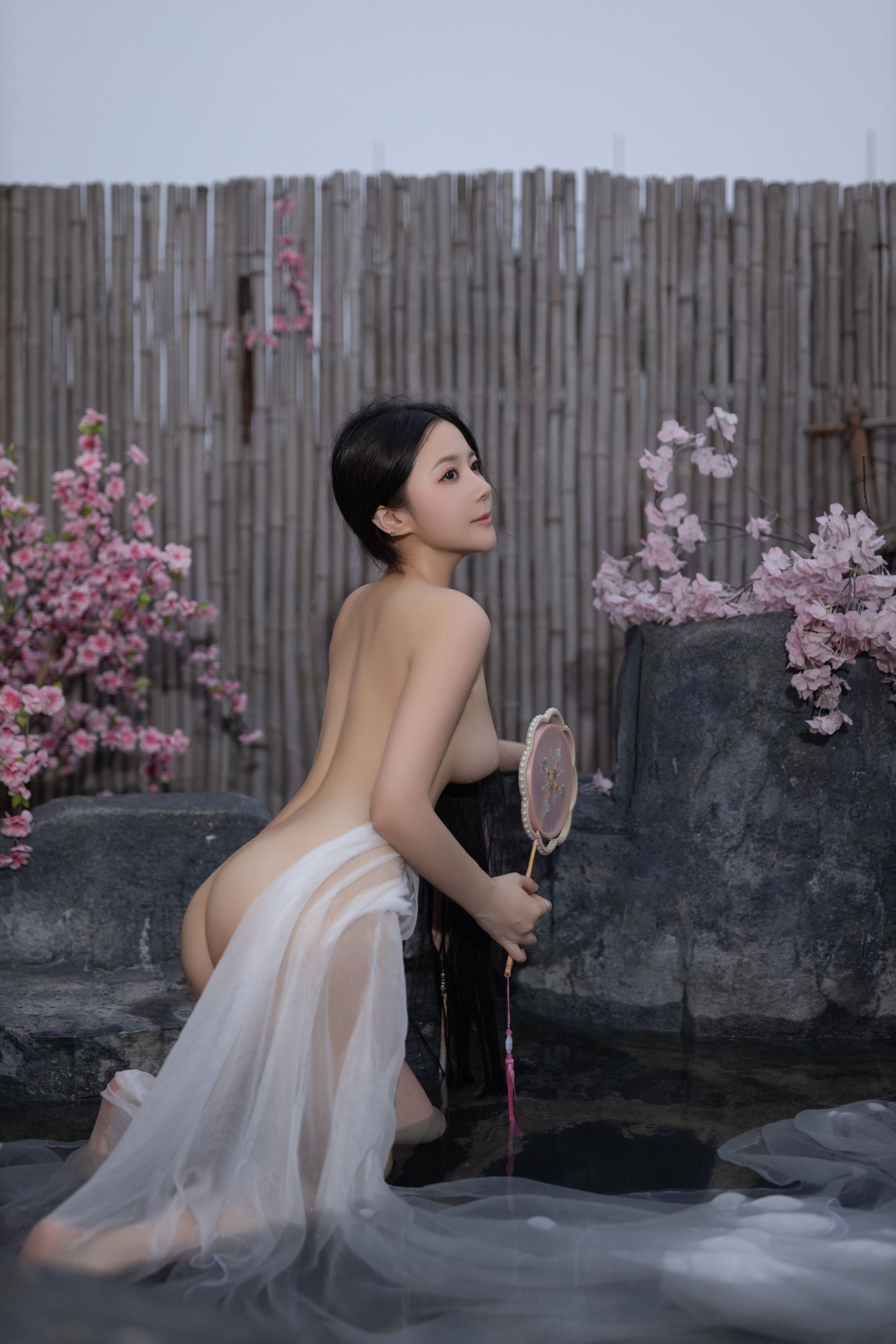 鱼子酱Fish---花想容-120P-08-18