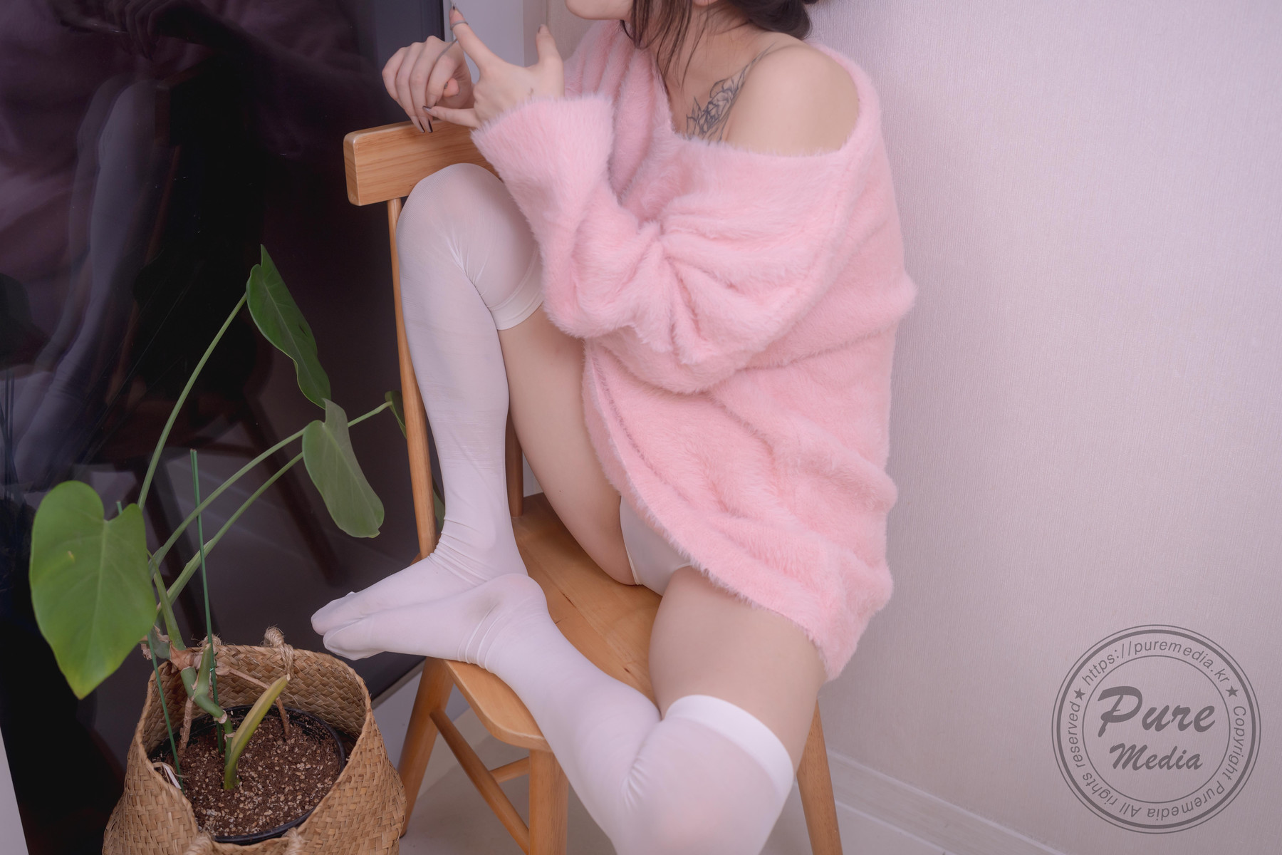 Jelly-젤리-PURE-MEDIA-Vol266-Cutie-Rabbit-038-Pink-Hole-Set01-04-23