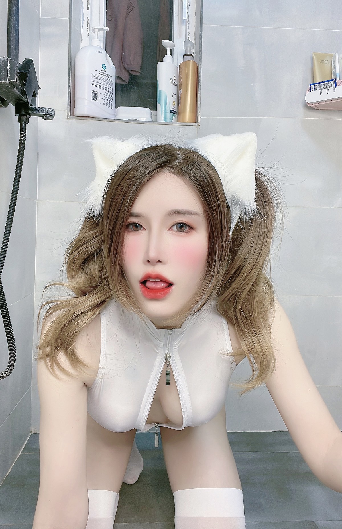 Cosplay-鹿八岁-一起共浴吗-10-25