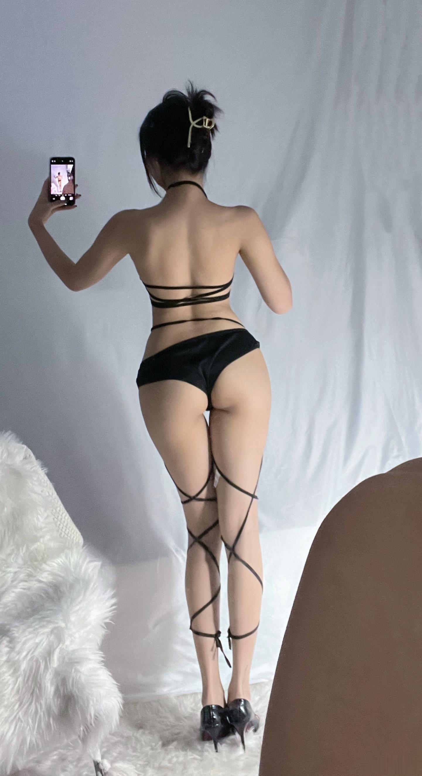 024纪念小小v5--微密圈系列-束缚美腿24P11MB-08-29