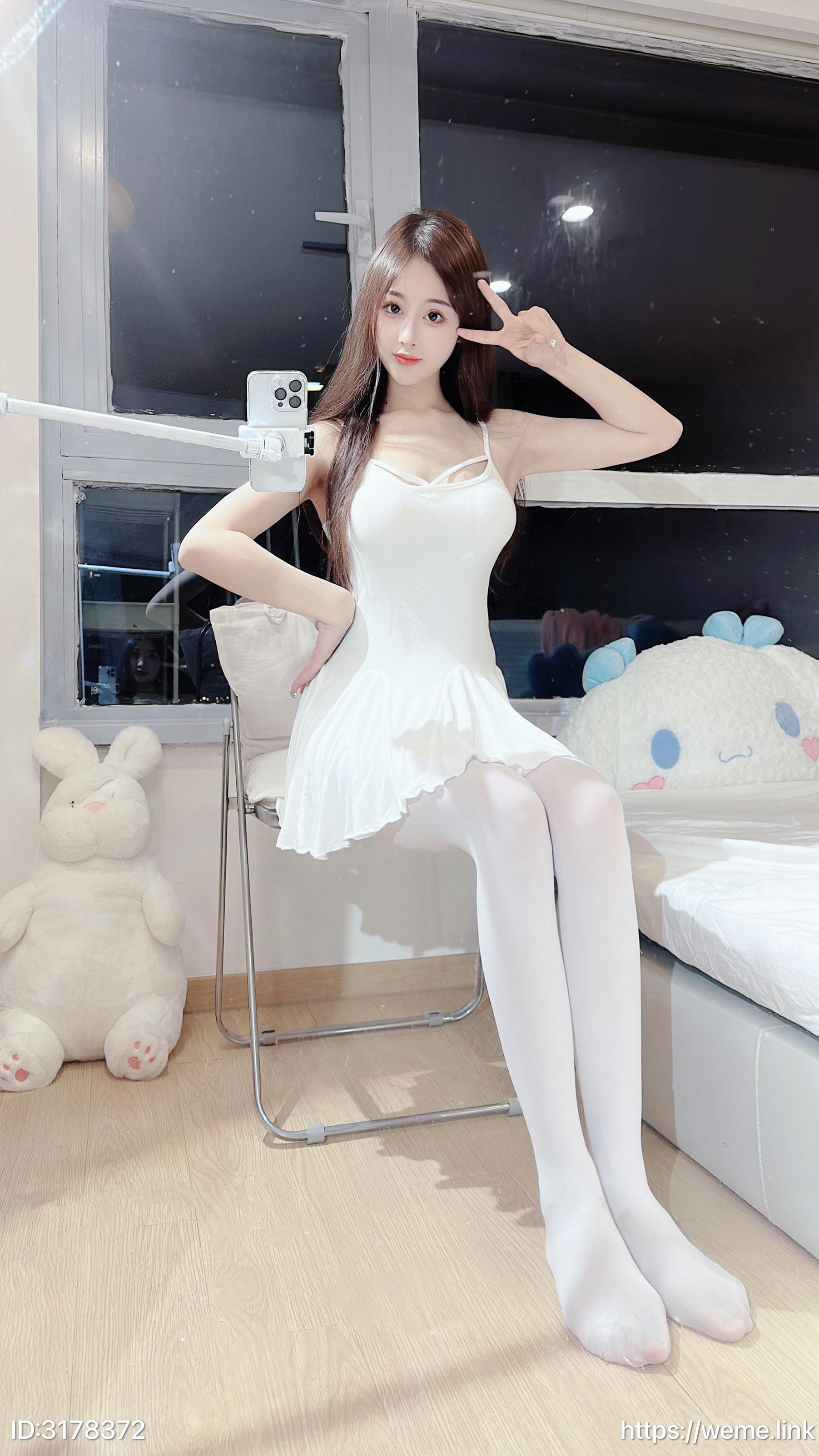 小萌子---NO006-一字马挑战-57P54MB-08-17