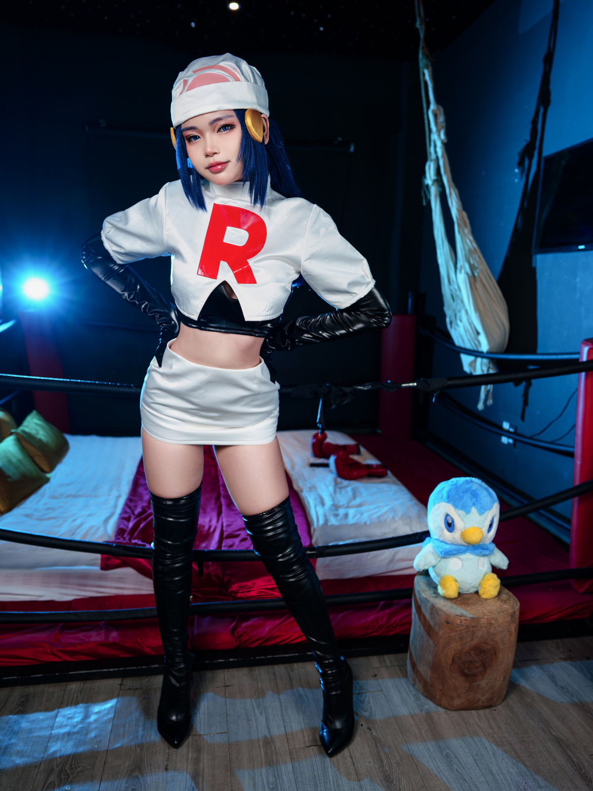 Cosplay-ZinieQ-Dawn-Pokemon-in-Team-Rocket-Costume-04-28