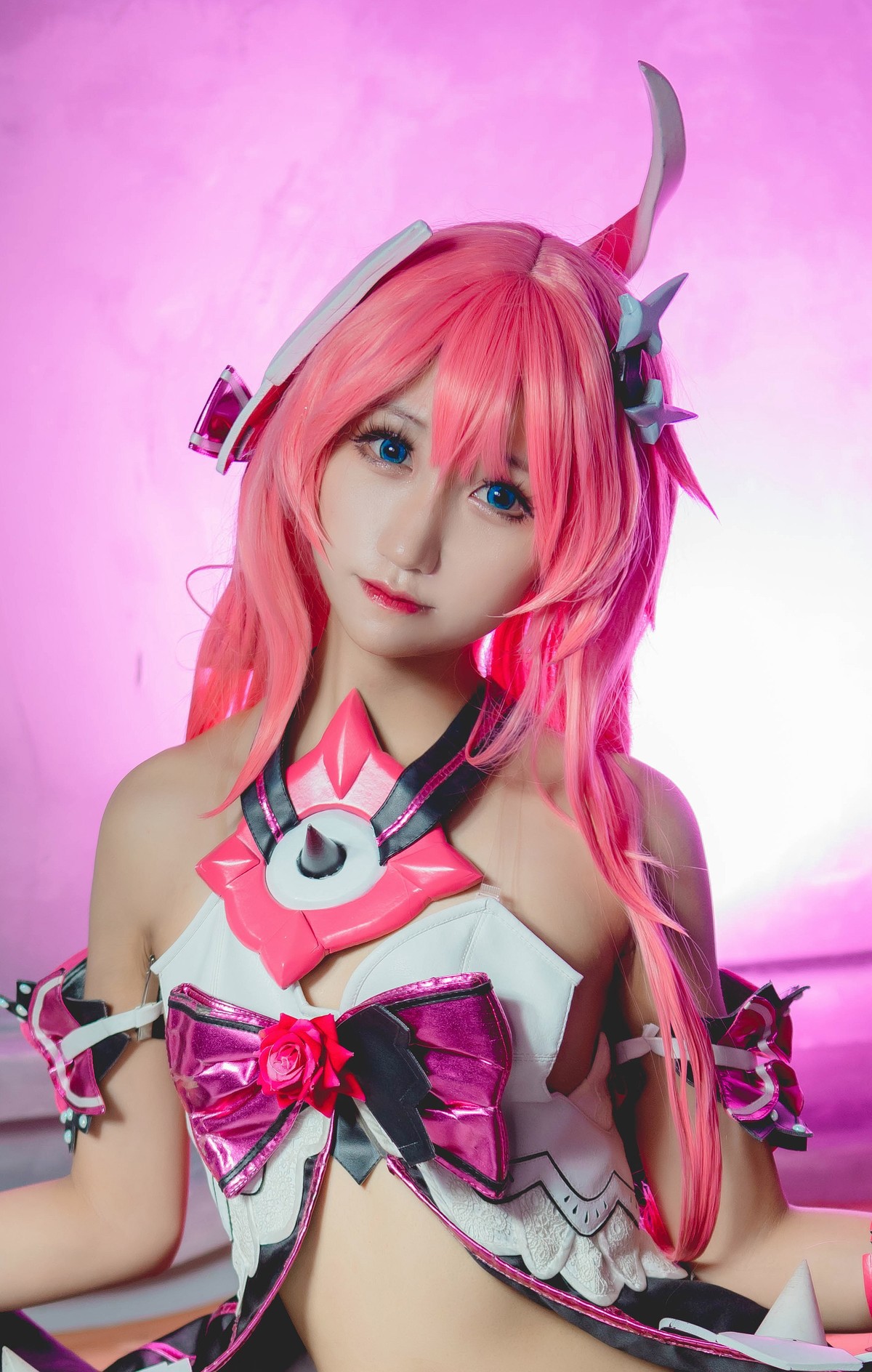 Cosplay-KuukoW-クー子-Rosalia-Honkai-Impact-08-15