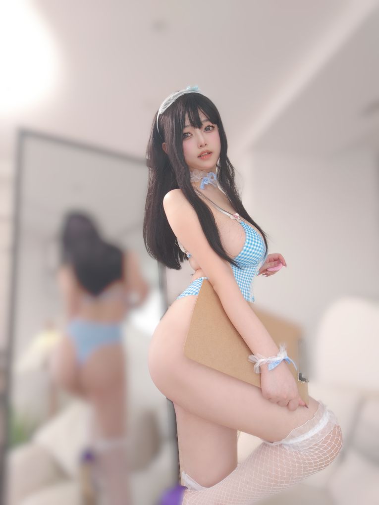 女主K-蓝色泳装女仆-04-18