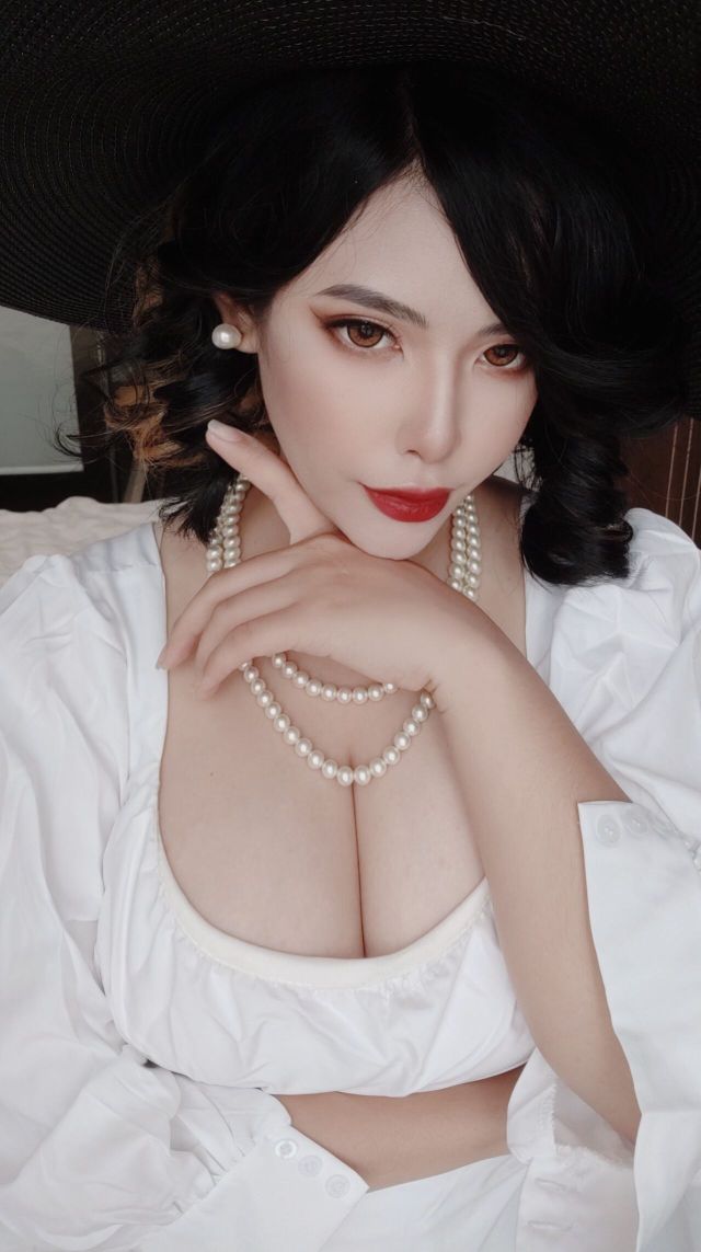 Neppuネップ-Lady-Dimitrescu-38P922MB-12-22