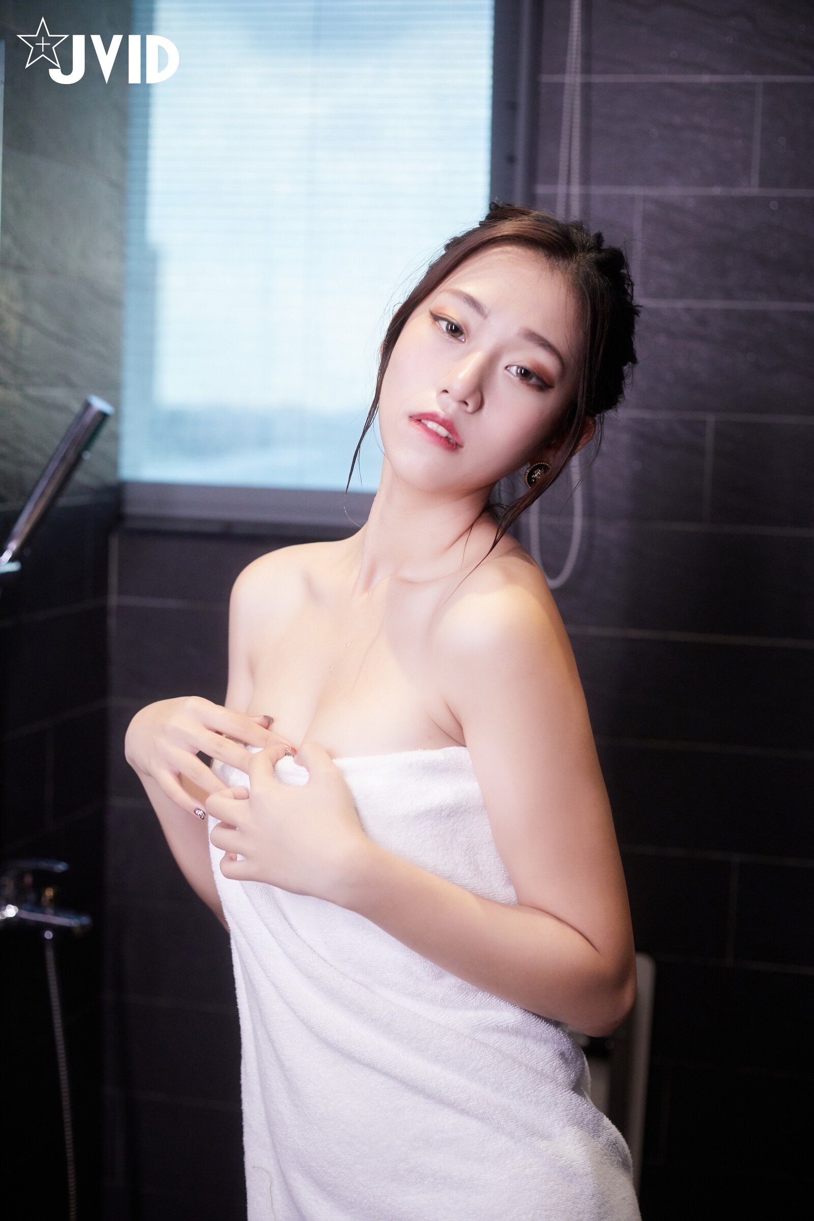 JVID-Verna---偶然的瞬間-機率千分之一-129P-08-31