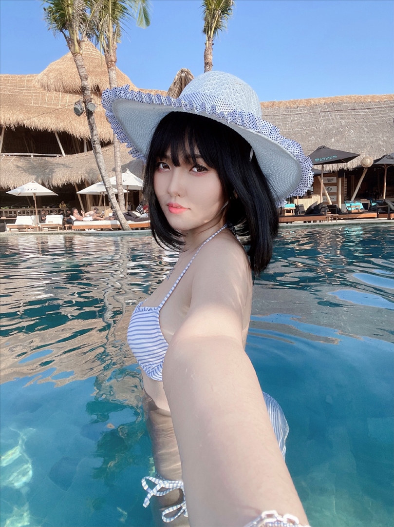 Azulacan---White-Bikini-20240819b-22P-5958-MB-08-20