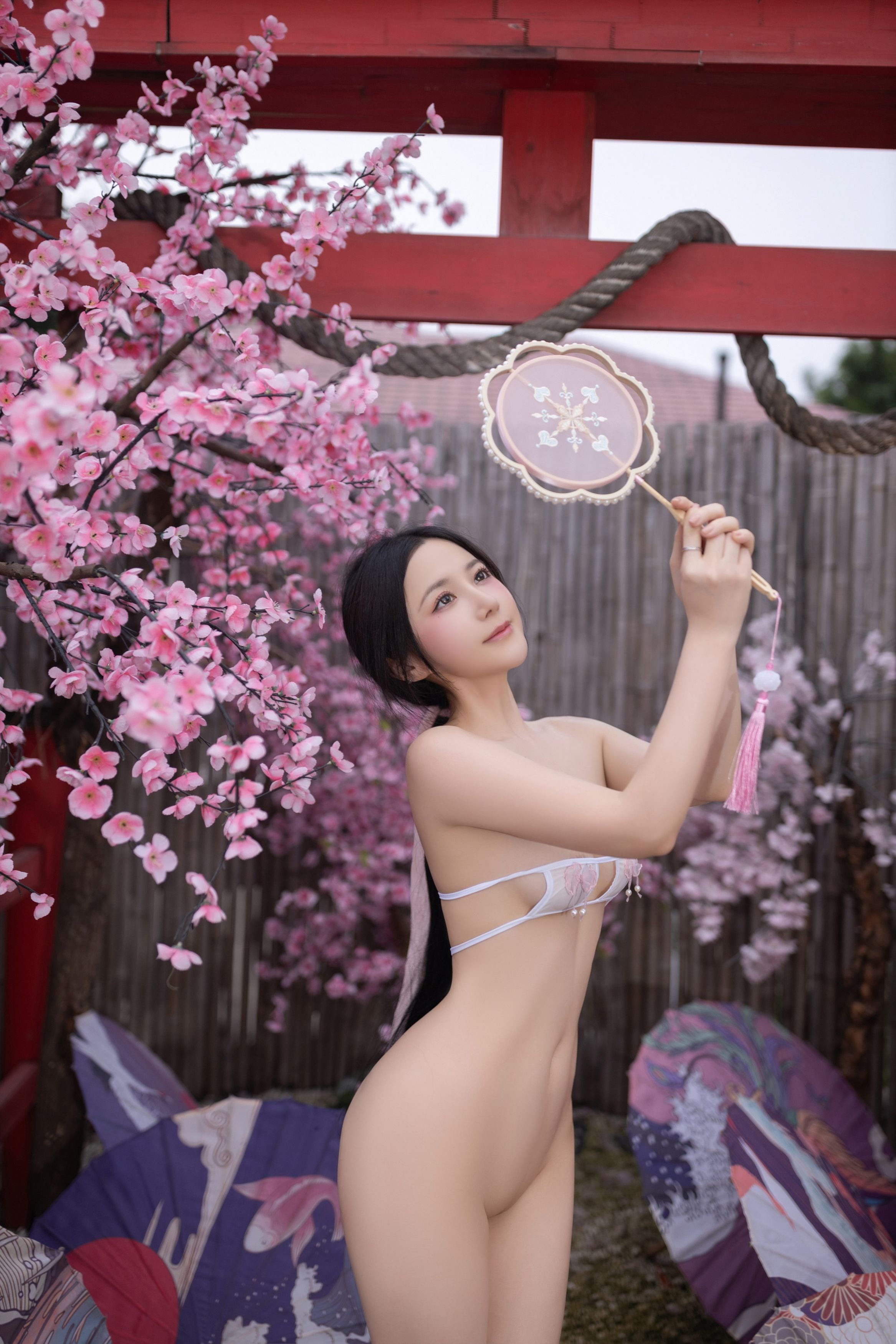 鱼子酱Fish---花想容-120P-08-18