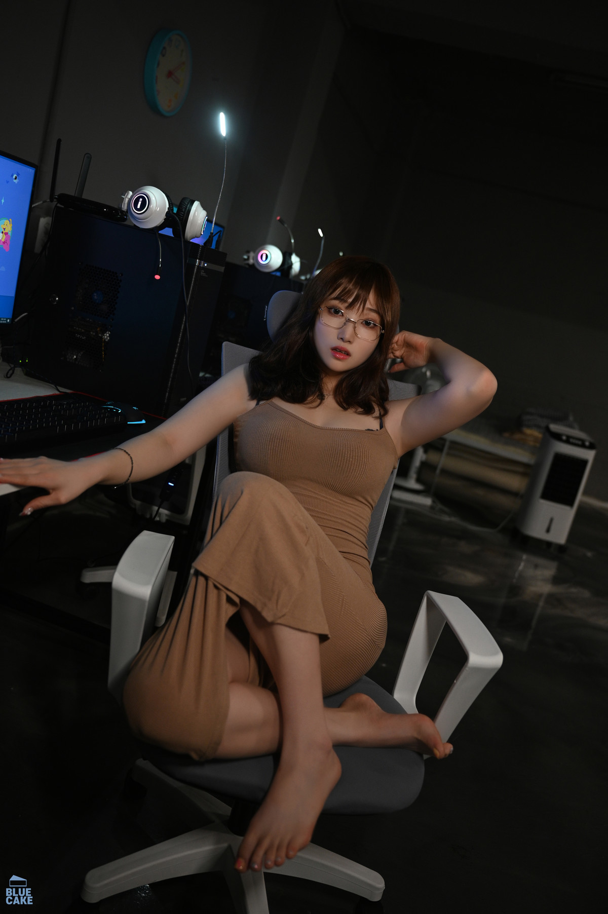 Bambi-밤비-BLUECAKE-PC-Room-Alba-Set01-01-04