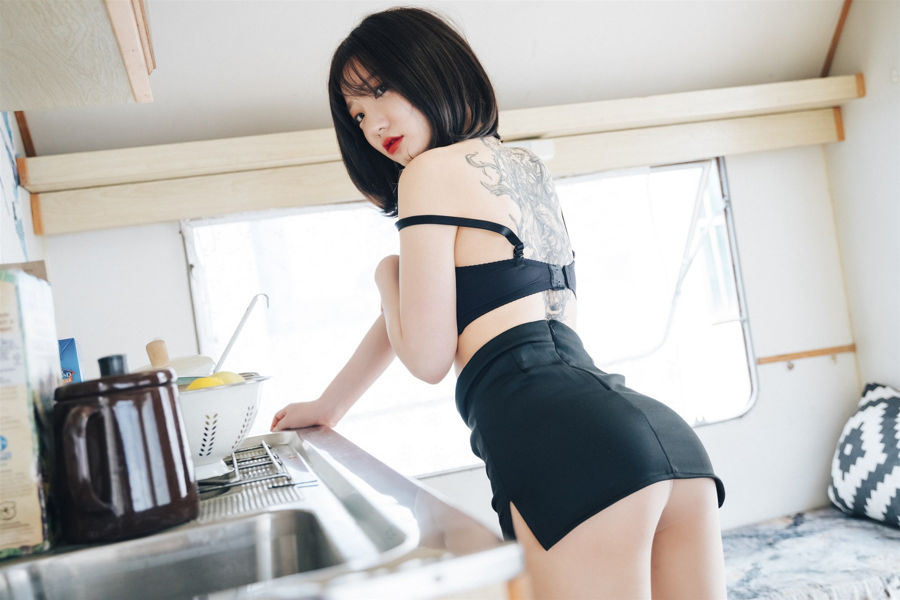 Son-Yeeun-손예은-LOOZY-Officegirl-s-Vacation-Vol02-8211-Set02-12-02