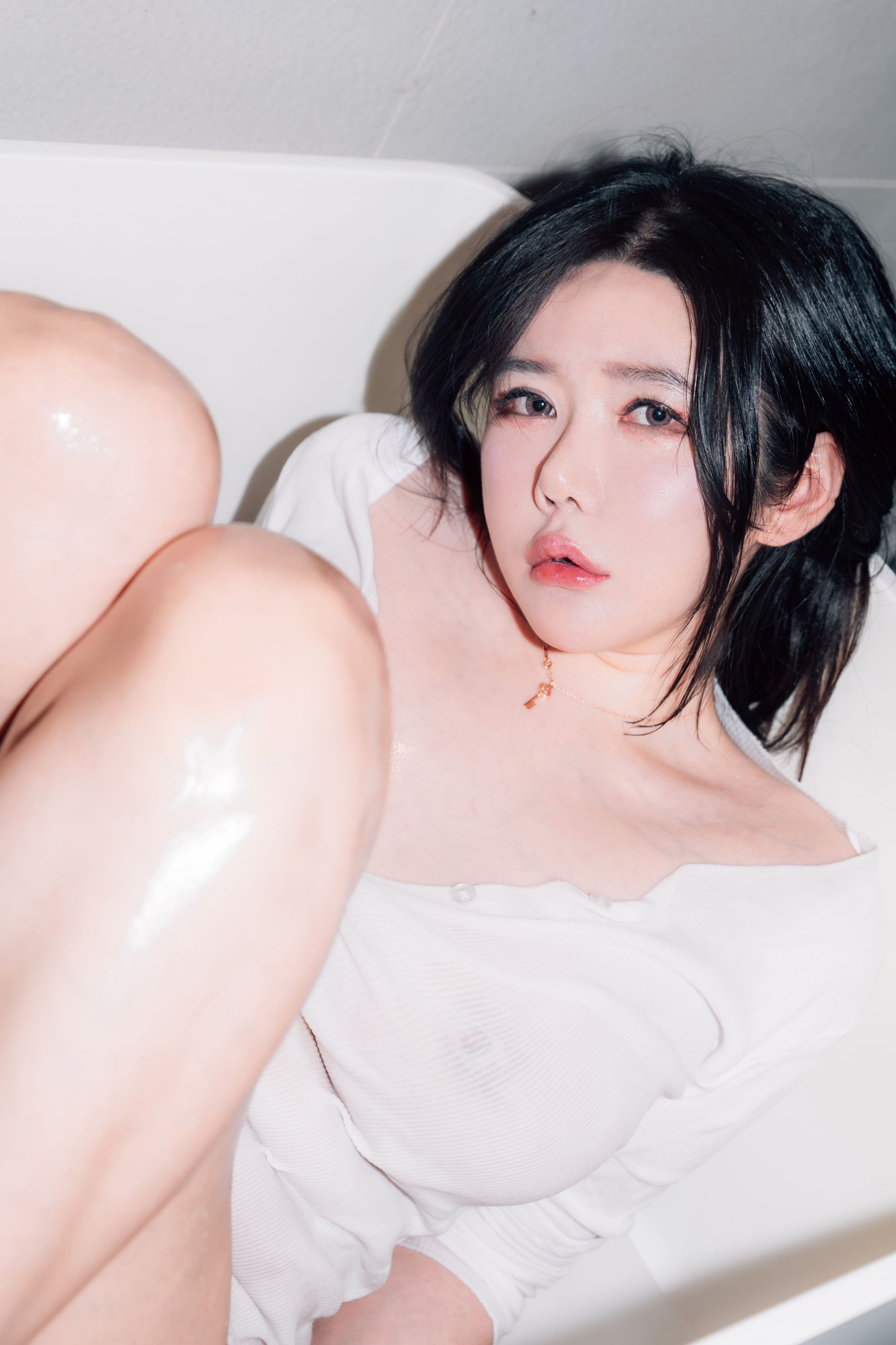 Jisu-a-안지수---Good-Day-Vol1-69P-08-22