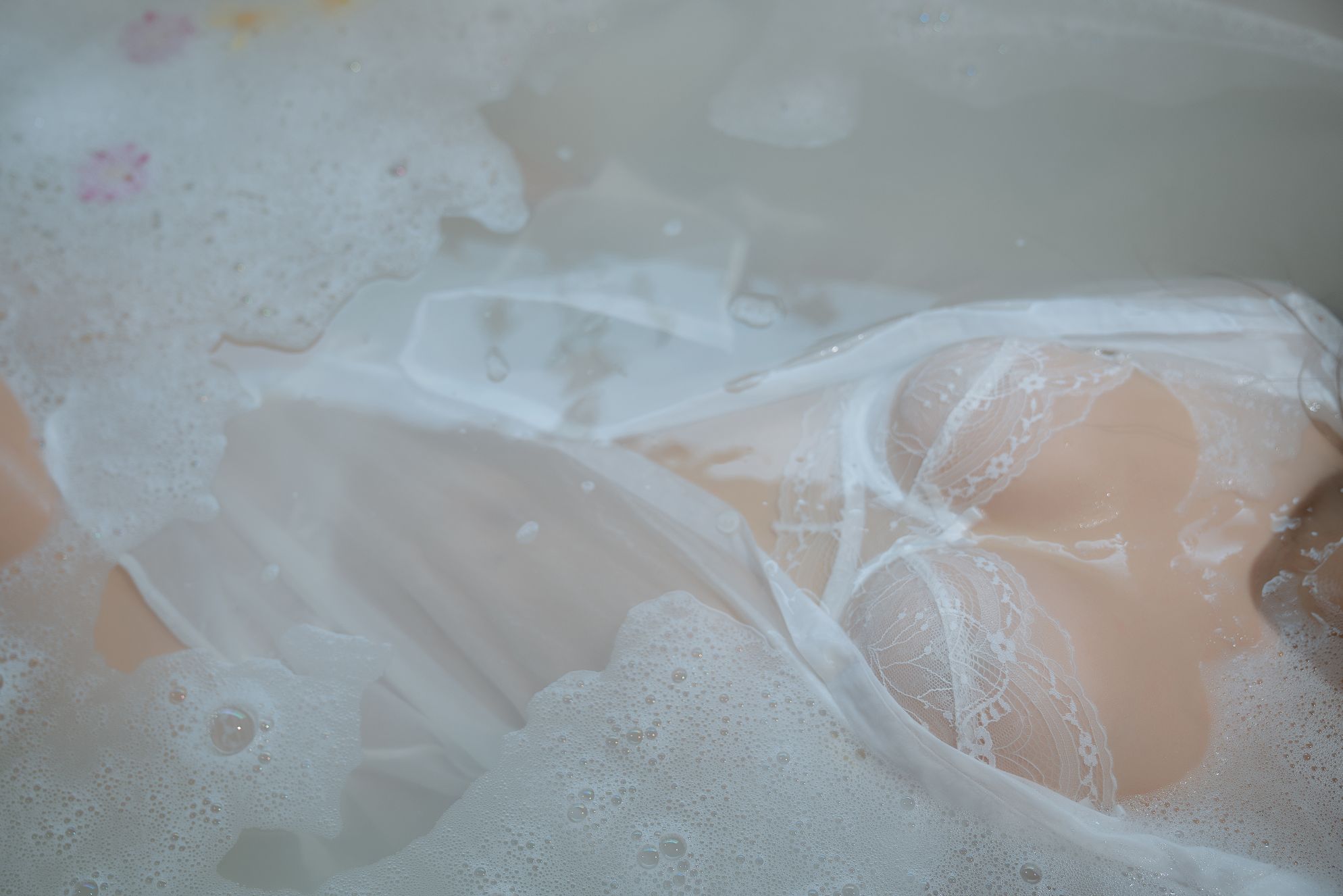 萌芽儿o0-浴缸-72P-1760MB-03-19