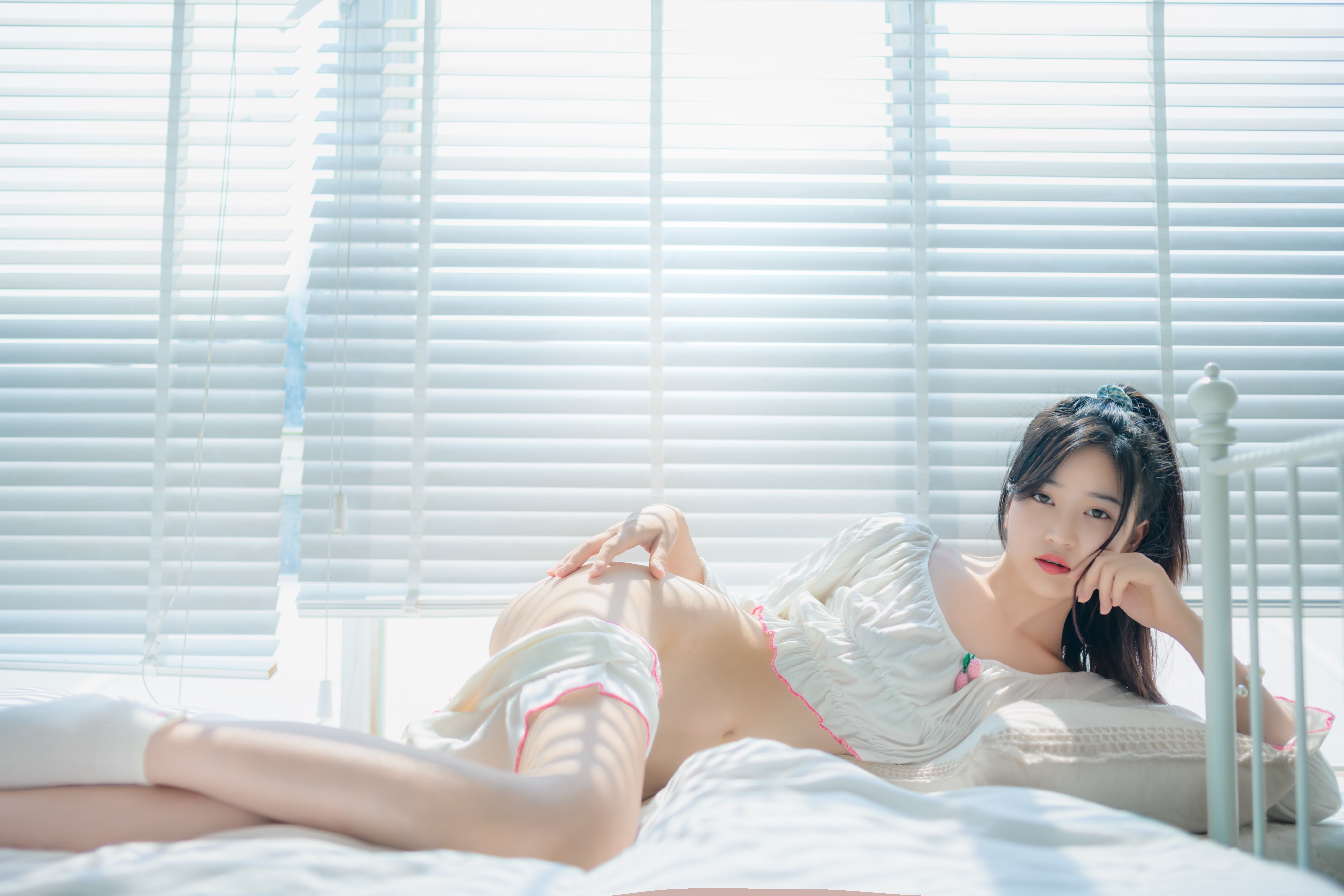 年年-爱吃棒棒糖的少女-11-27