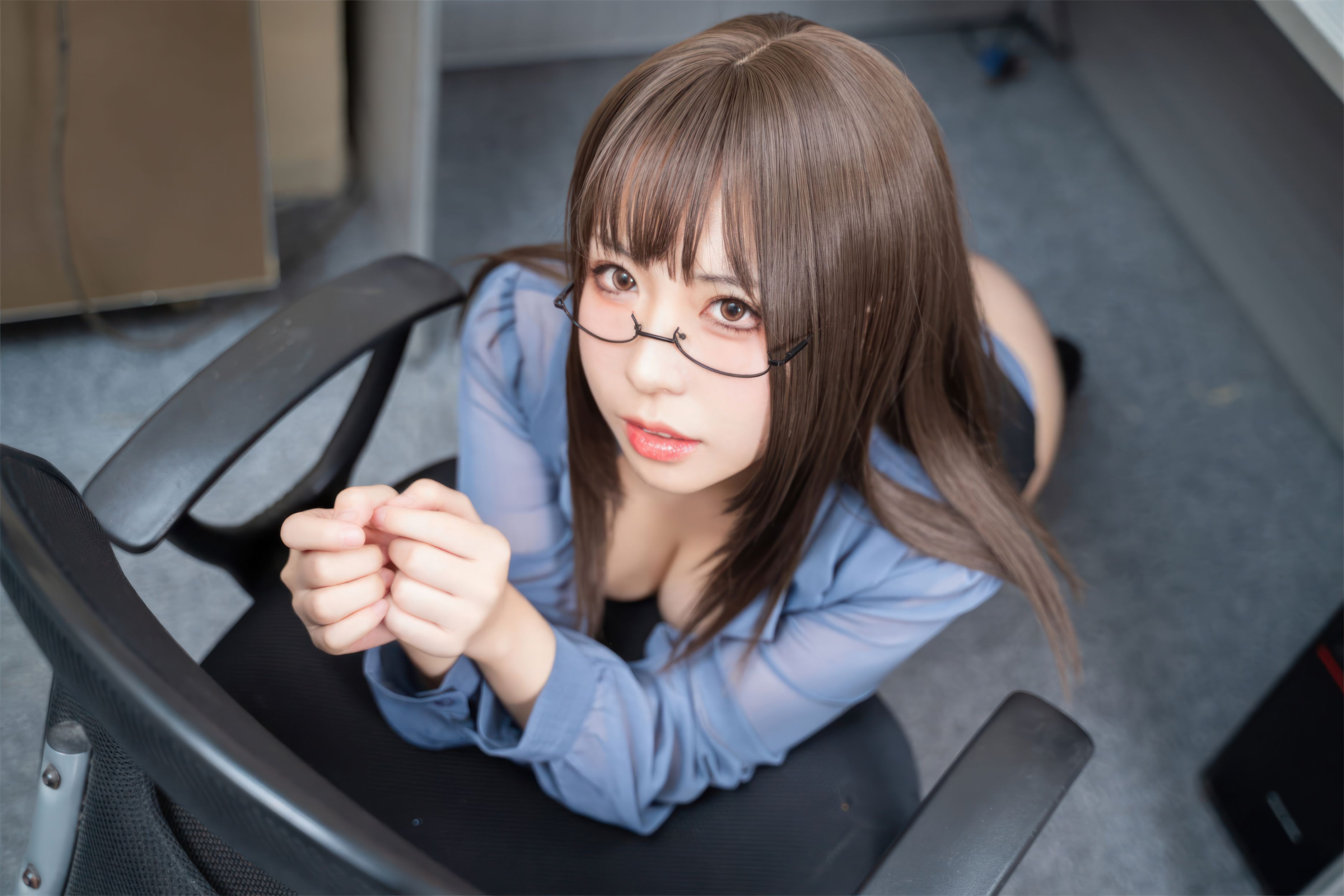 虎森森-黑丝眼镜娘-60P-08-18