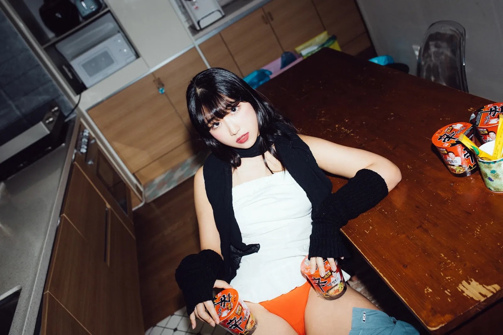 Ji-Eun-Lim-임지은-Moon-Night-Snap-Weirdness-12-30