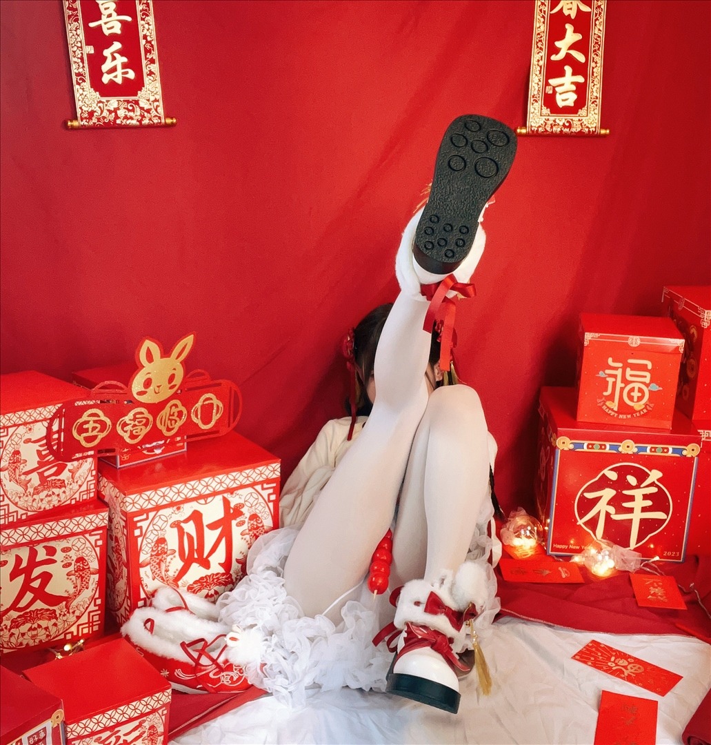 白丝奶糖酱---新年女仆-108P-108P-38759-MB-20240824j-08-25