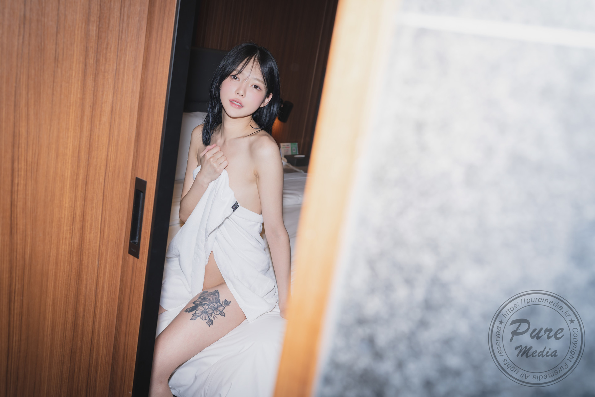 Romi-로미-PURE-MEDIA-VOL243-Her-Horny-Penthouse-Set01-12-17