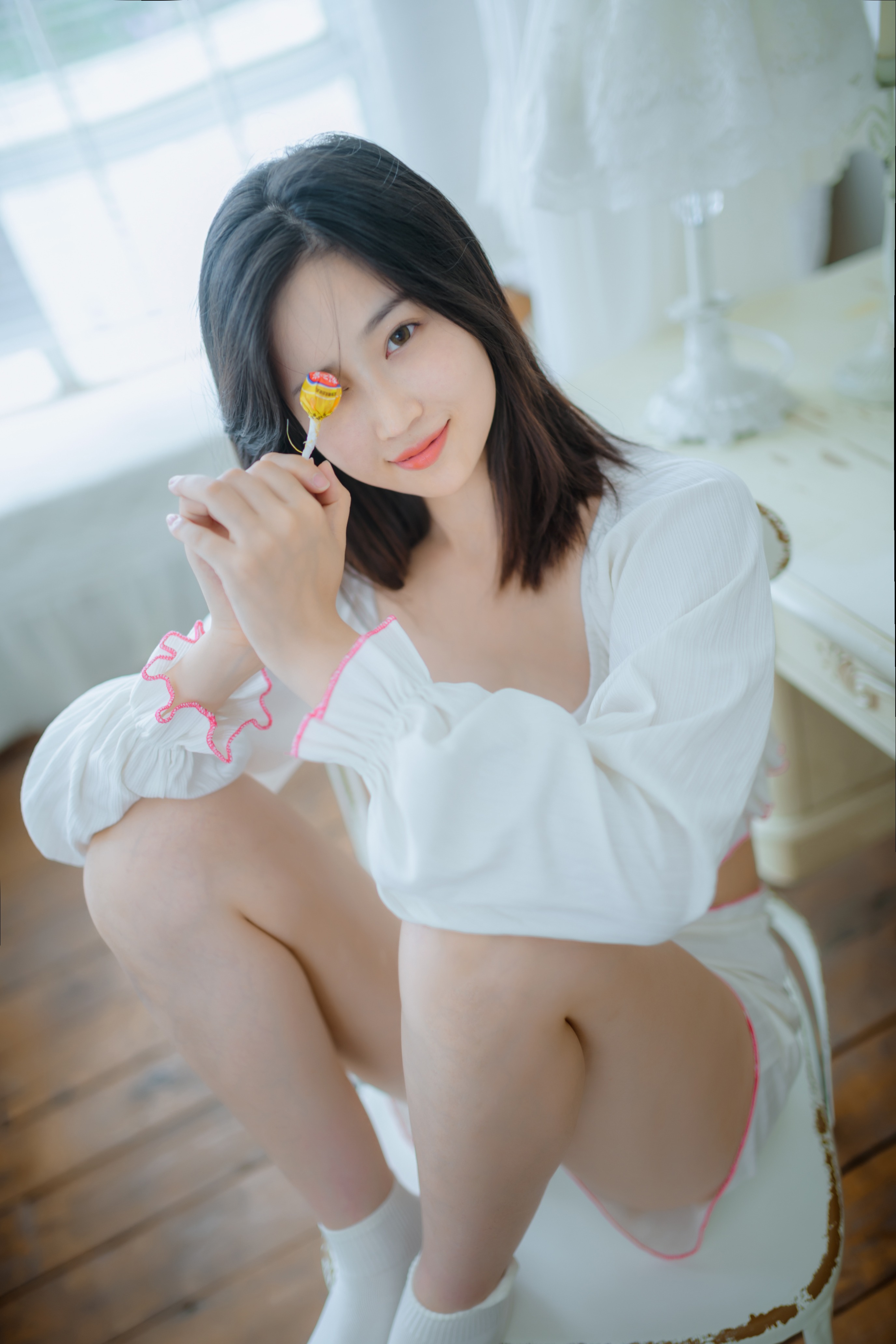 年年-爱吃棒棒糖的少女-11-27