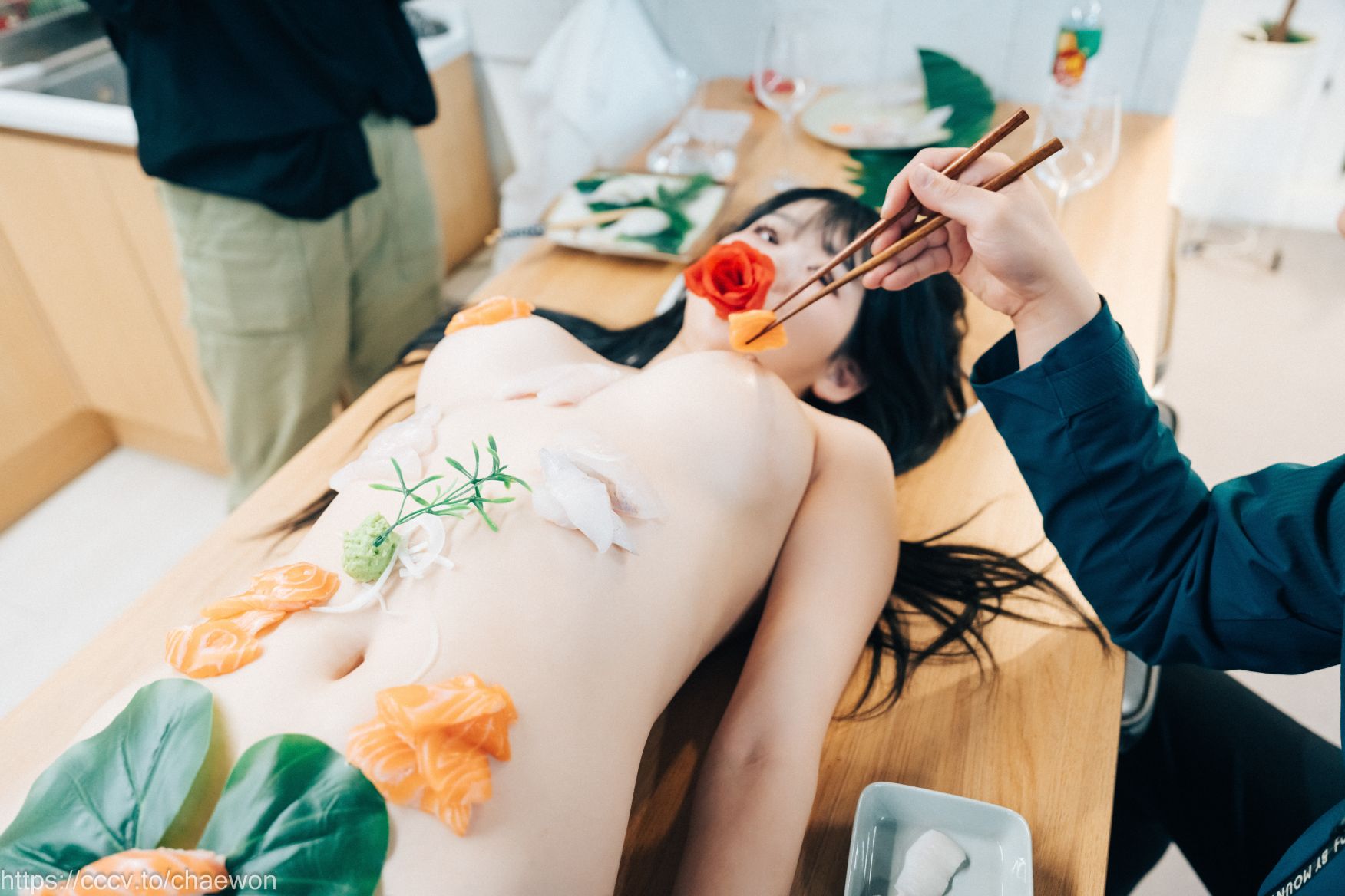 Loozy-Zia-지아---Nyotaimori-02-22