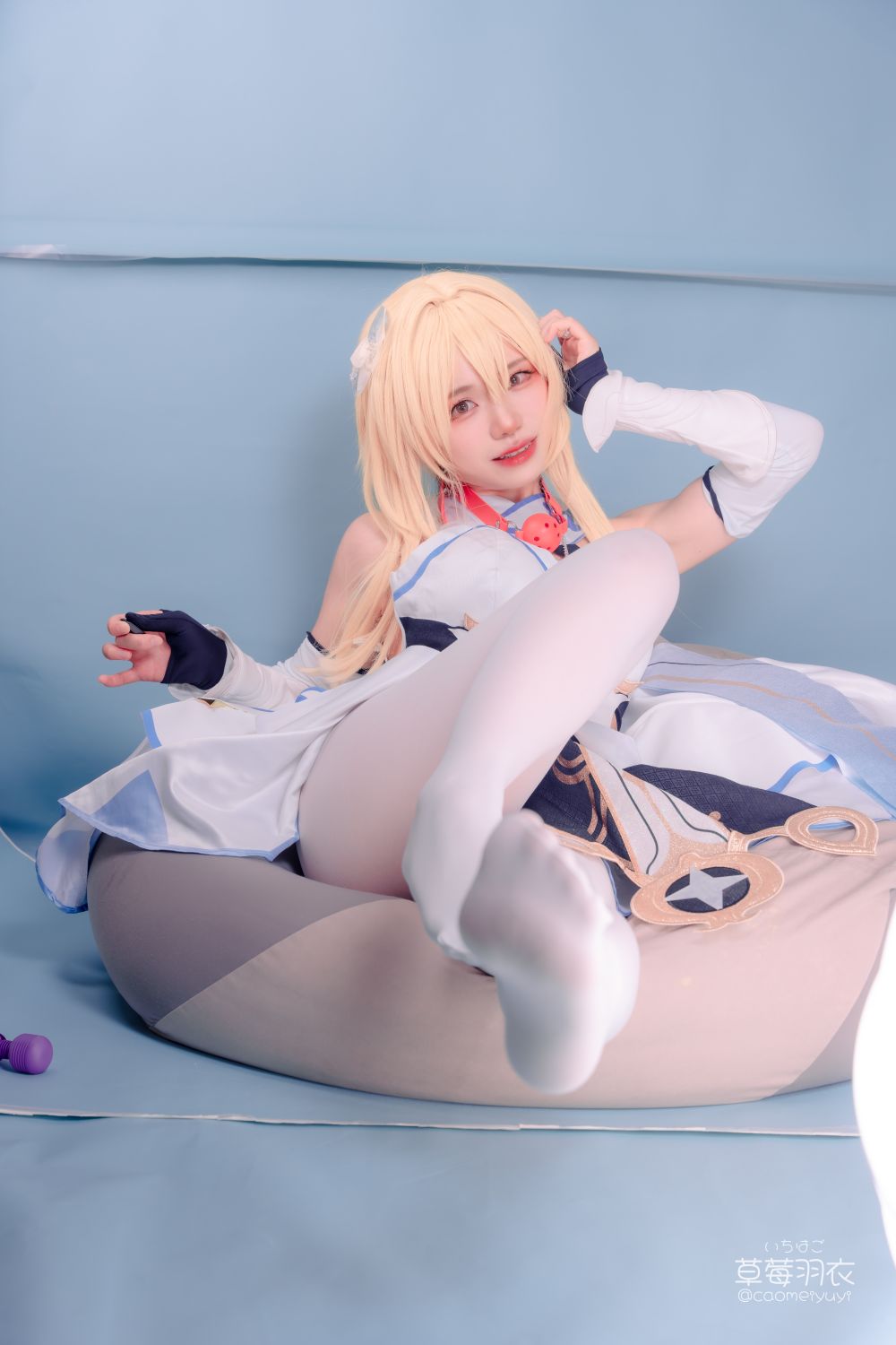 草莓羽衣-caomeiyuyi-cosplay-Lumine---Genshin-Impact-03-15