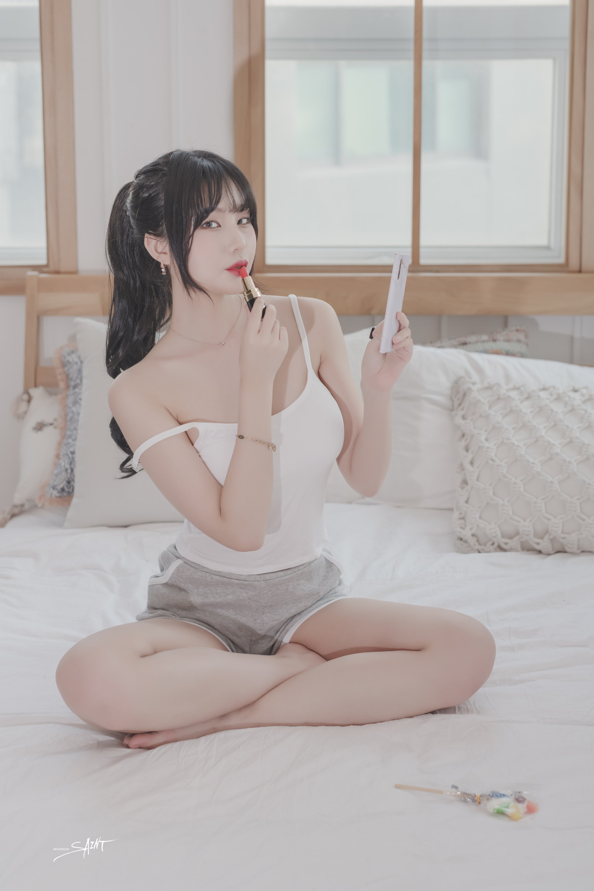 Yuna-유나-SAINT-Photolife-Love-On-Top-Set02-01-29