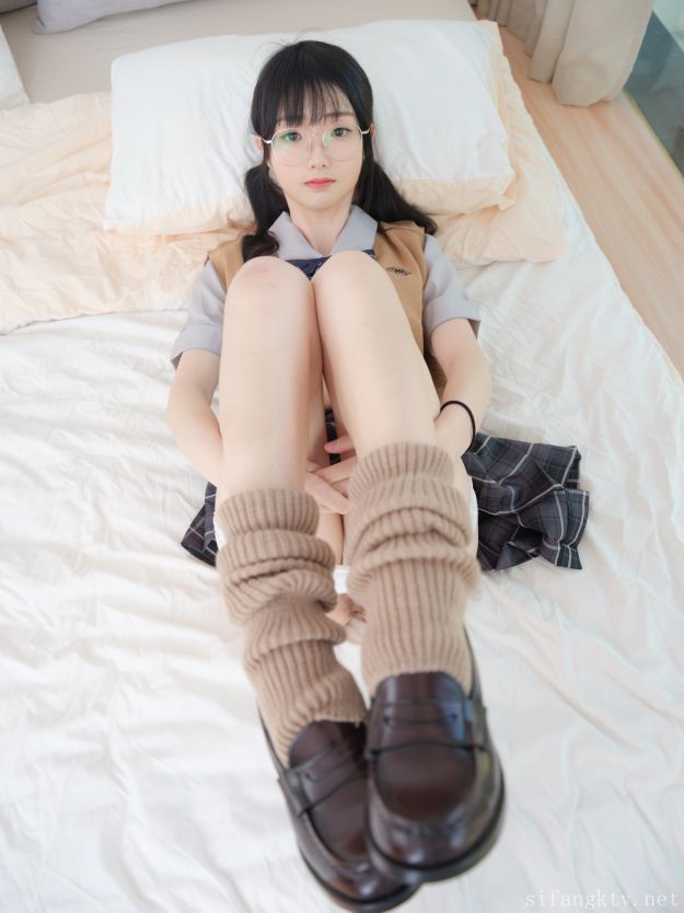VIP奶糖-制服-R18-99P1V-154G-01-14