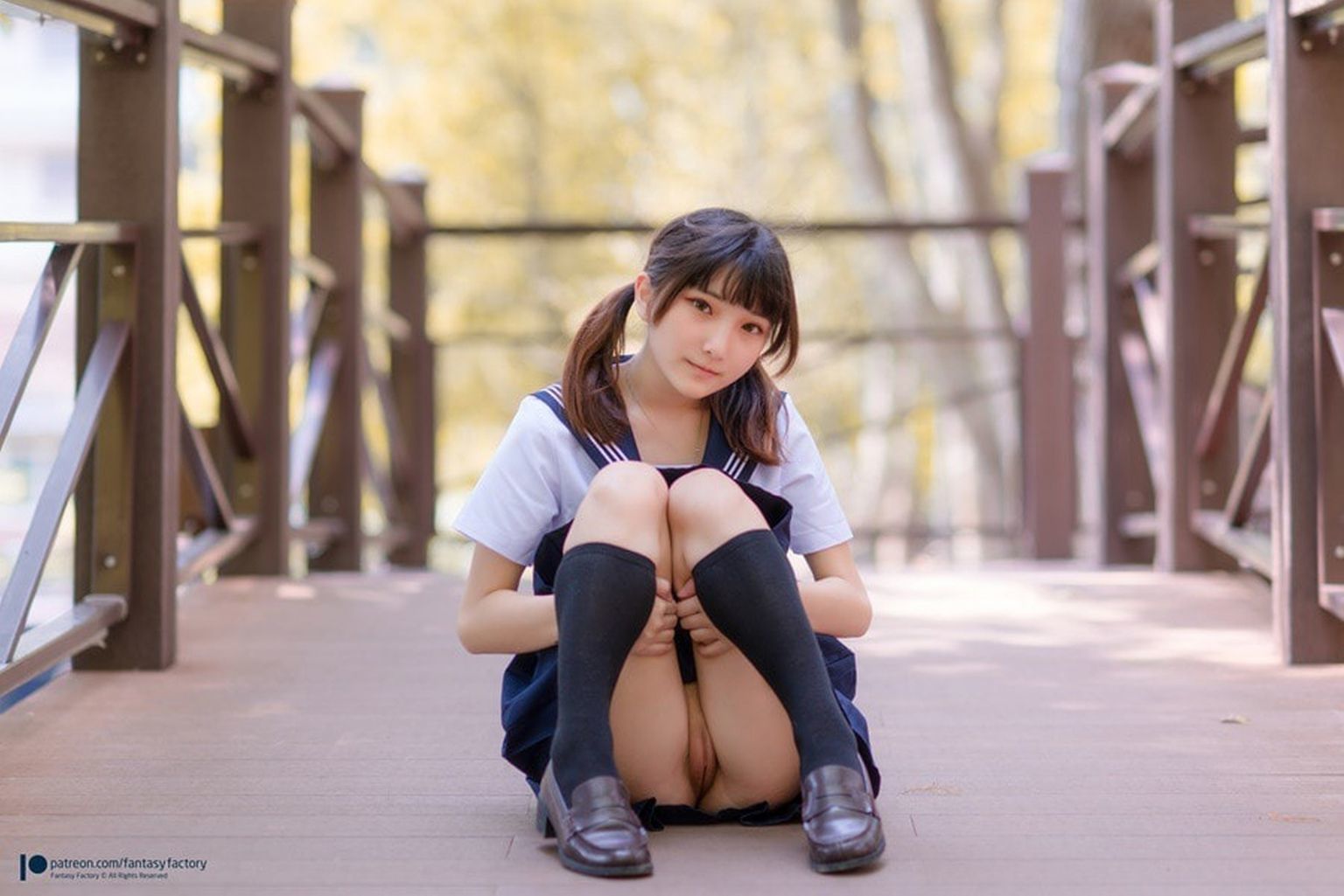 小丁Patron-High-School-Girl-with-Pretty-Pussy-皮衣濕身誘惑-Fantasy-Factory-04-04