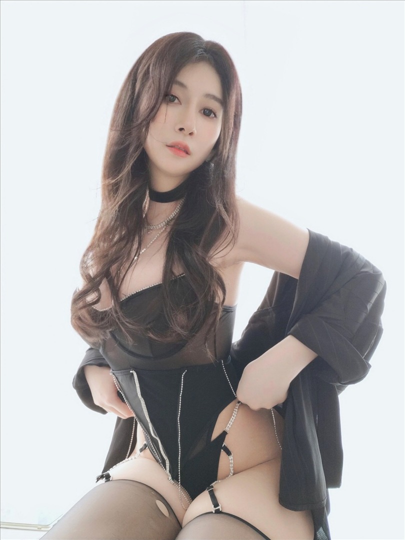 白银81---23年09月Fantia订阅-24套-214P12V-61203-MB-20240901m-09-02