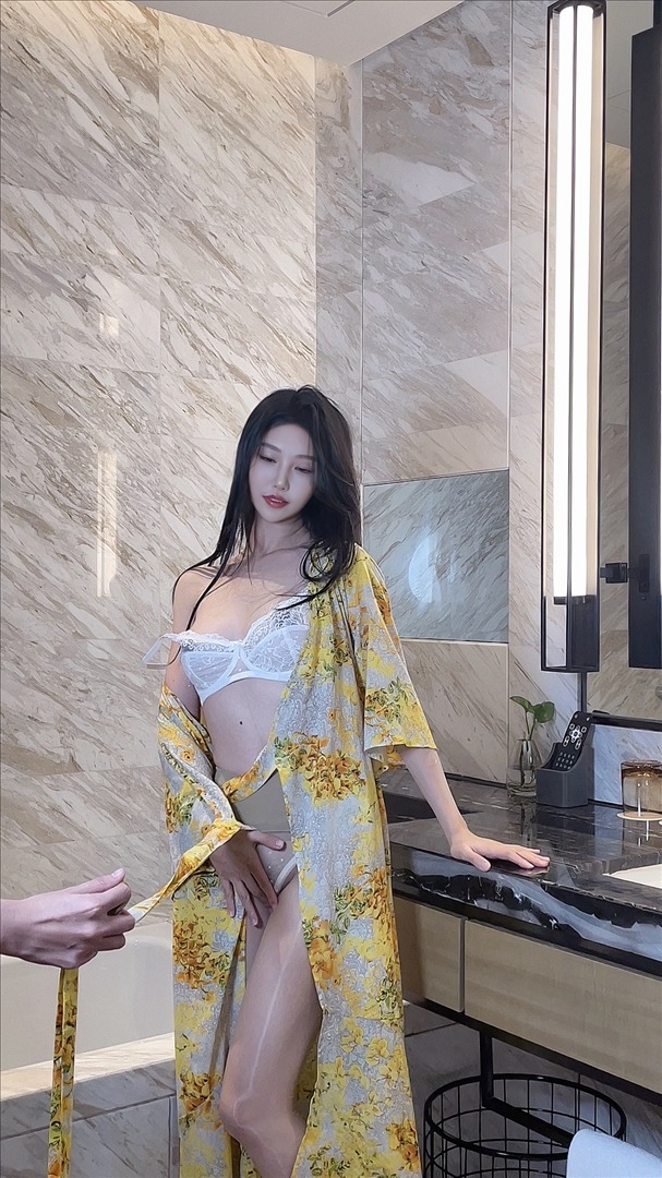 抖娘利世---出轨女友现场-20P-20P-5757-MB-20240809e-08-10