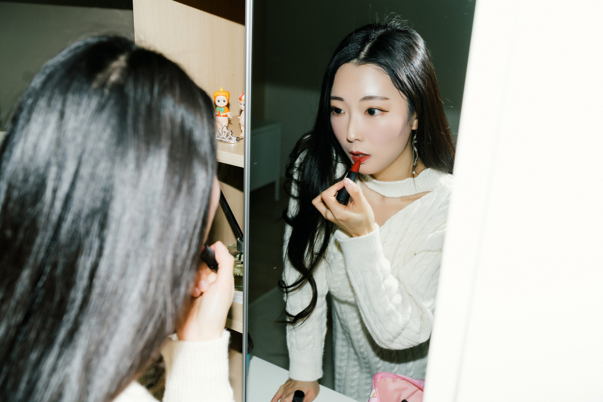 Mona-모나-Moon-Night-Snap-In-the-Room-Set01-12-18