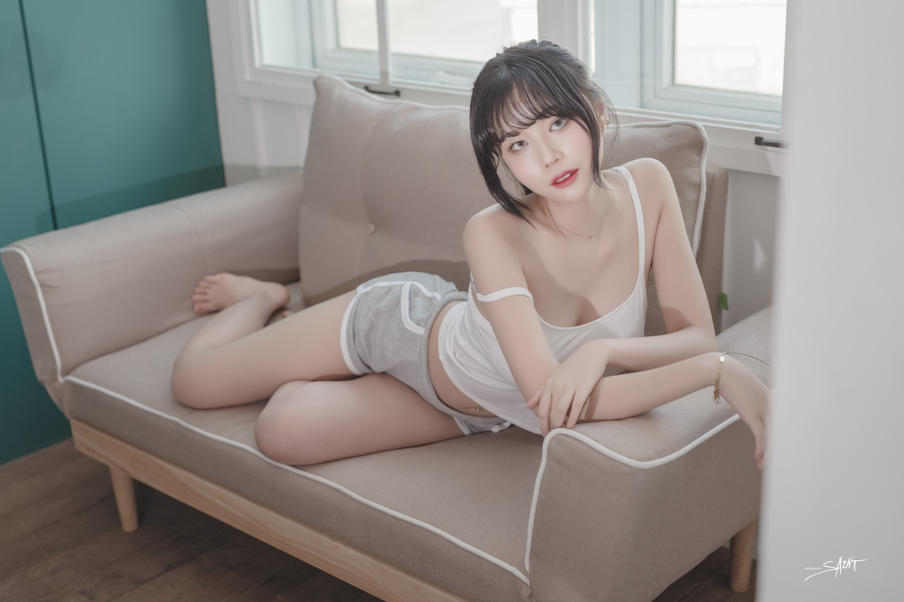 Yuna-유나-SAINT-Photolife-Love-On-Top-Set02-01-29