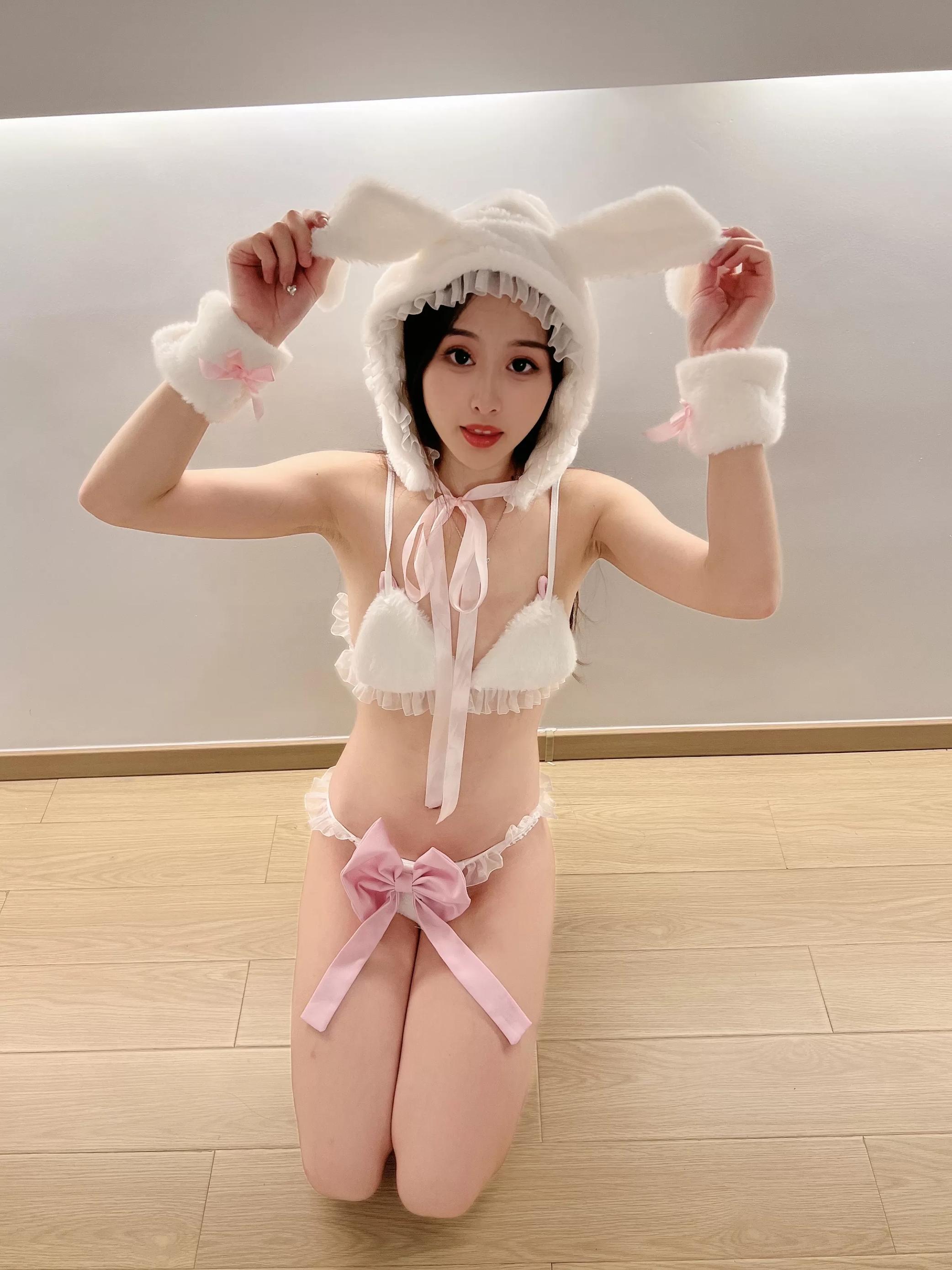 小萌子---NO005-小白兔-32P81MB-08-17