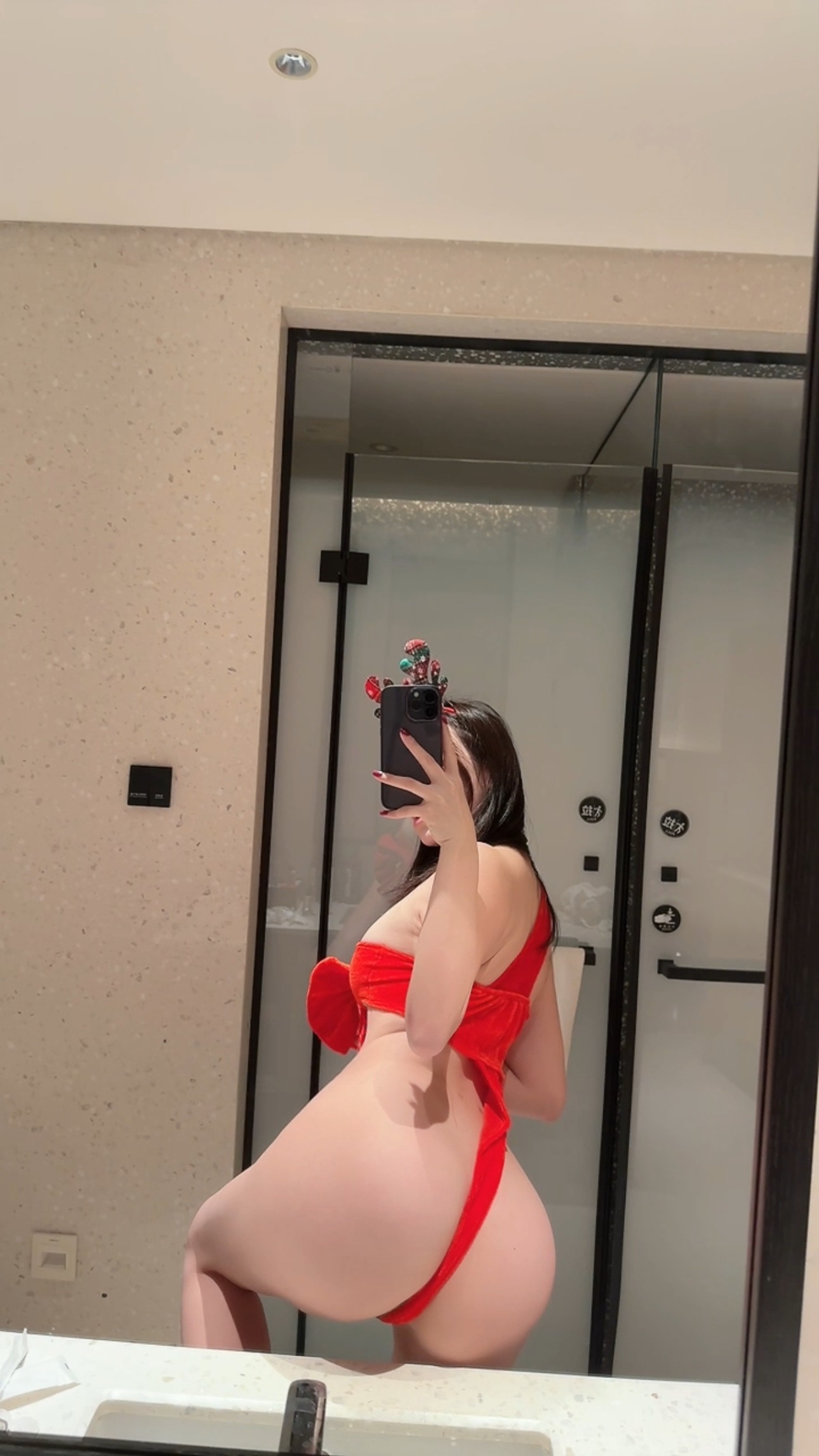 奶宝妹纸-红色束缚-02-12-2