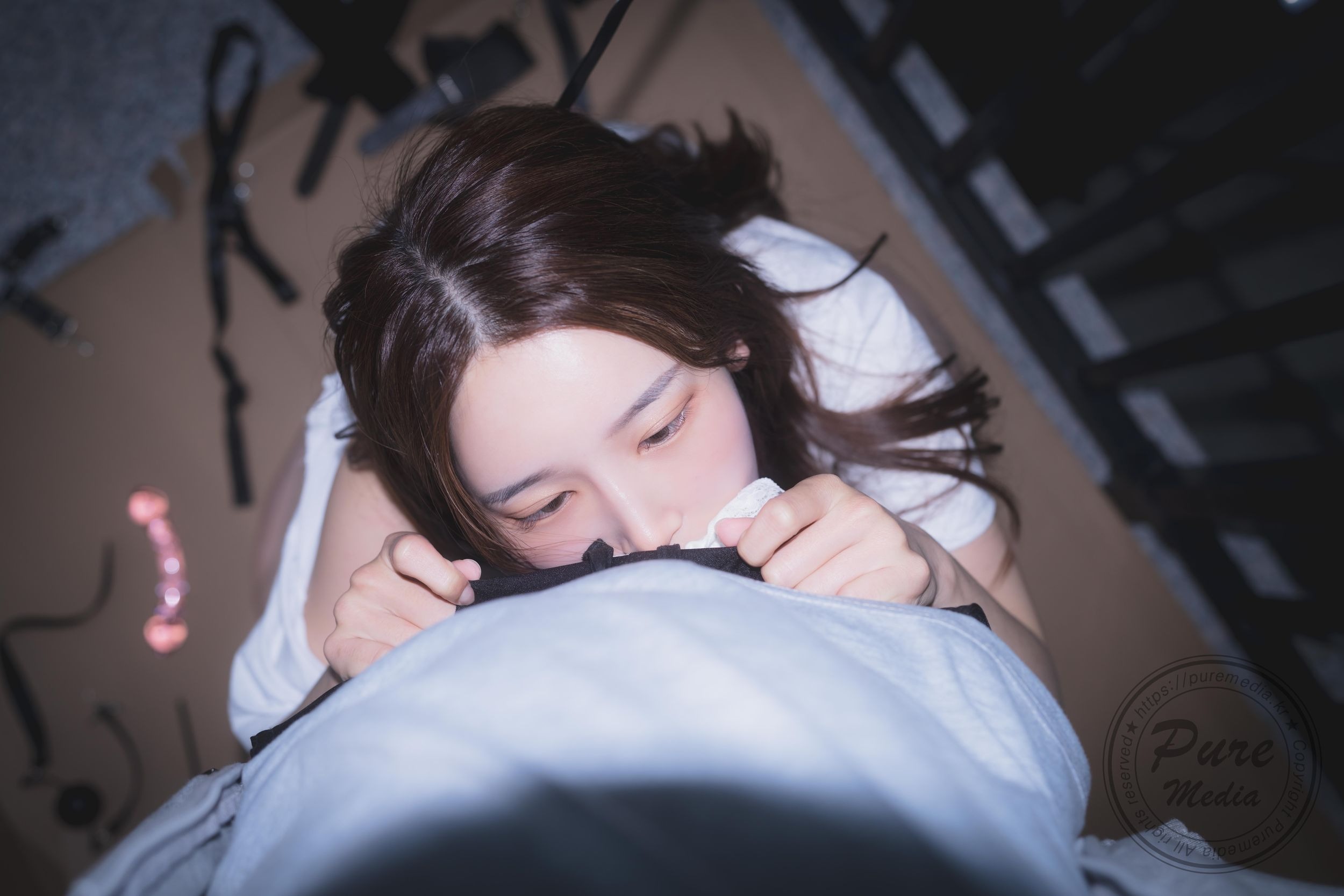 Pure-Media-Vol265-Yeha-예하---Hungry-Bitch-in-The-Stairwell-203P-08-17